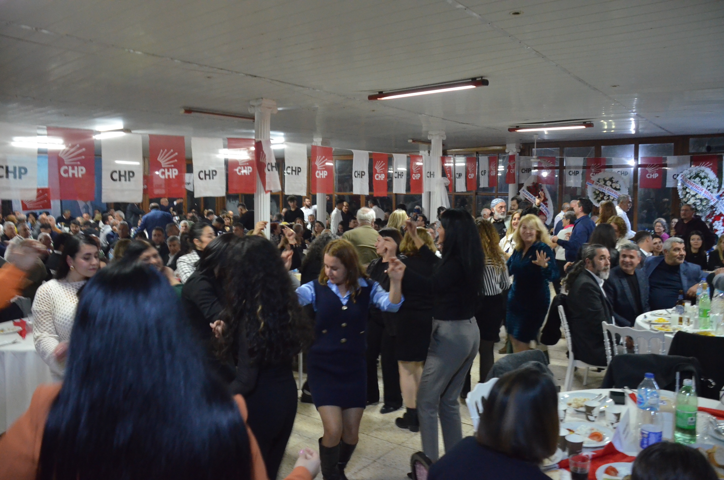 Didim Chp Orgutu Dayanisma Yemegine Bulustu 544674 67592Fe872D2499F90949C633Ba8029C