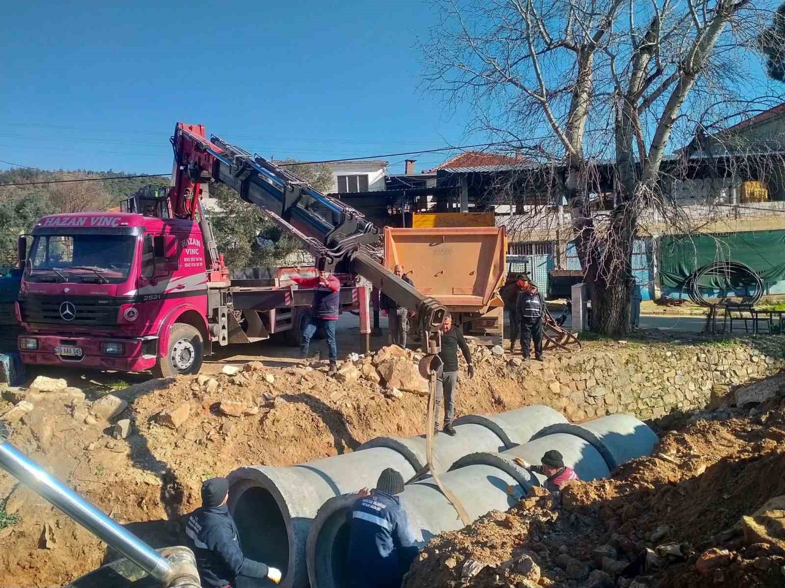 Karacasuda Beton Buzler Yer Altina Indirildi F89A32C6819405268Af2A087603Dd288