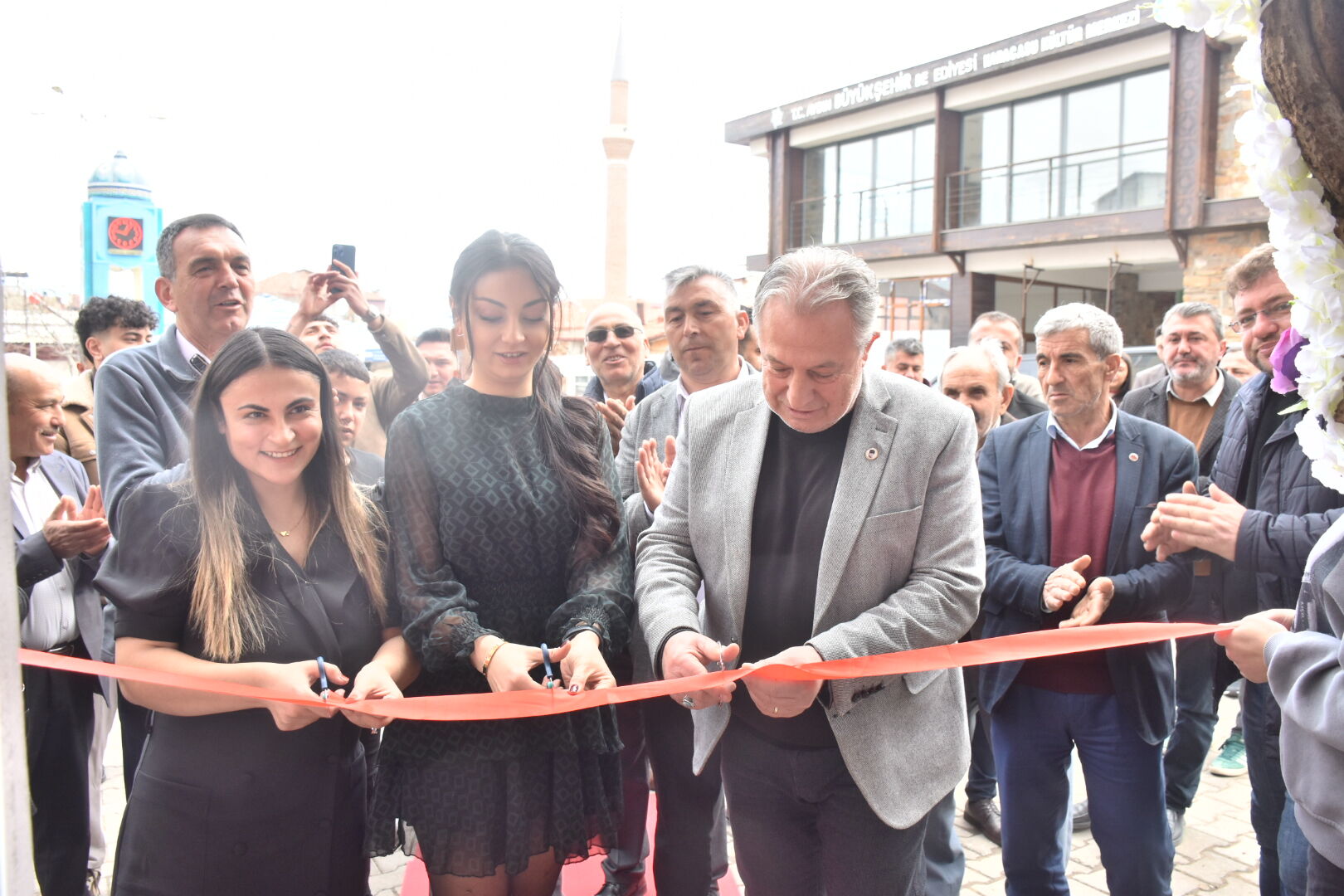 Karacasuda Gisu Cicekcilik Ve Organizasyon Acildi Genc Kuzenlerden Ilceye Onemli Yatirim 547872 2D42105B37D4F9Efacd526Cd056D98F4