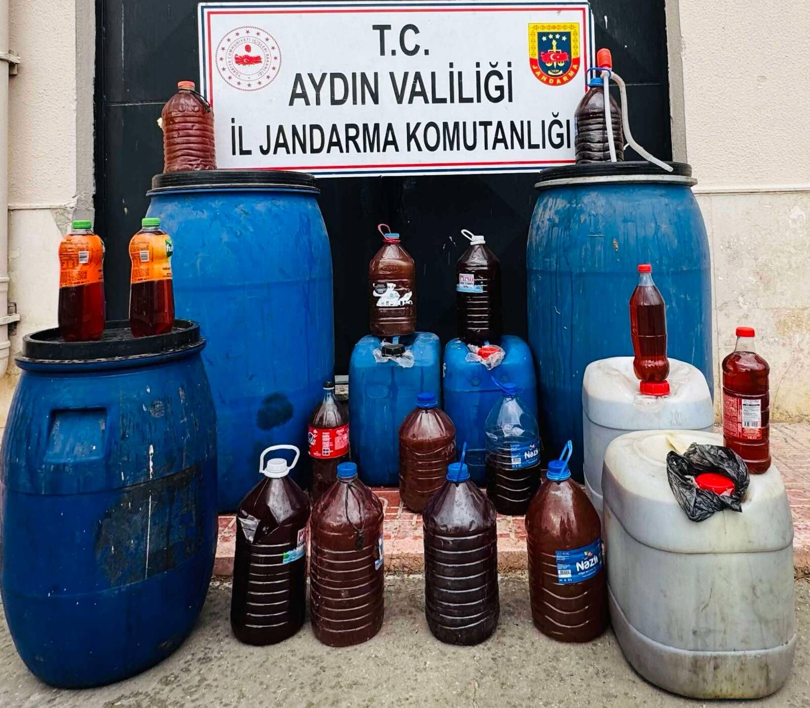 Nazillide 335 Litre Sahte Sarap Ele Gecirildi 545454 610B3C49597890A35Ea1148Df505C2B1