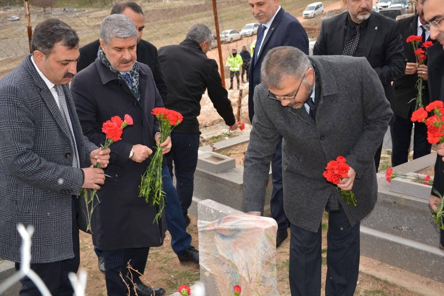 Ozmen Adiyamanda Deprem Sehitlerini Andi 542158 5De53769D43181188A134Bc3C4C48Db7