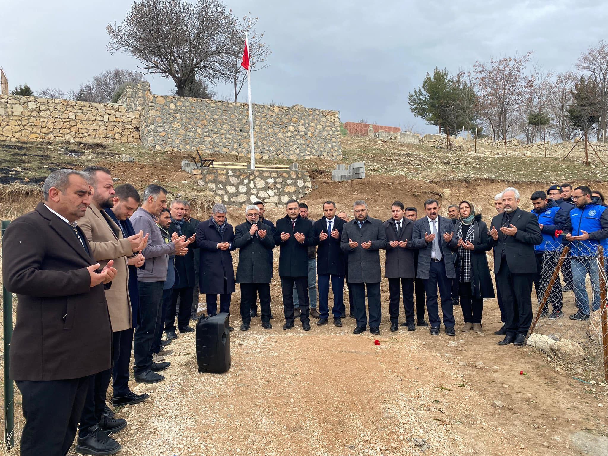 Ozmen Adiyamanda Deprem Sehitlerini Andi 542158 96F962B38B2281Ce728B8B2787Af854B