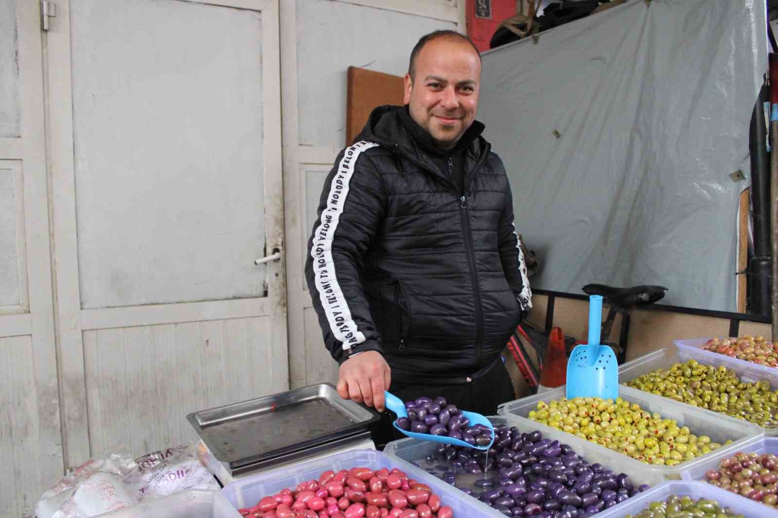 Alti Aylik Zahmetin Urunu Mor Ve Pembe Zeytinler Vatandaslarin Ilgisini Cekiyor 46A2829E9656Ee025Bc2C1Cd11E79Beb