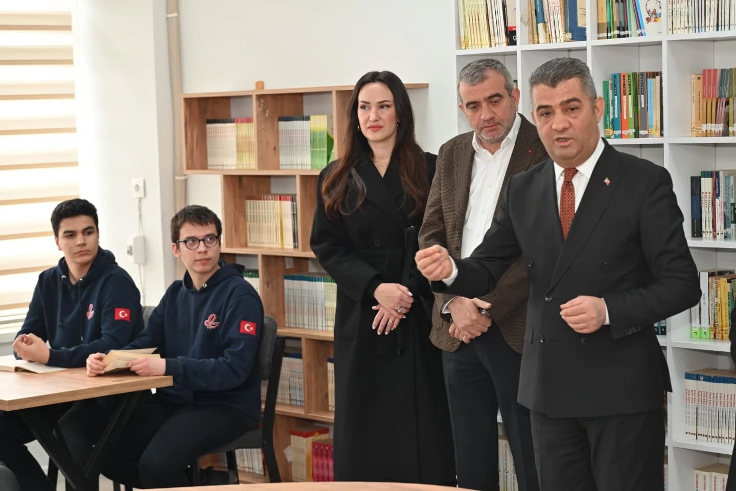 Aydin Lisesine Hayirsever Destegi 548378 249C558A18E69F58D41B6031F9E359Aa