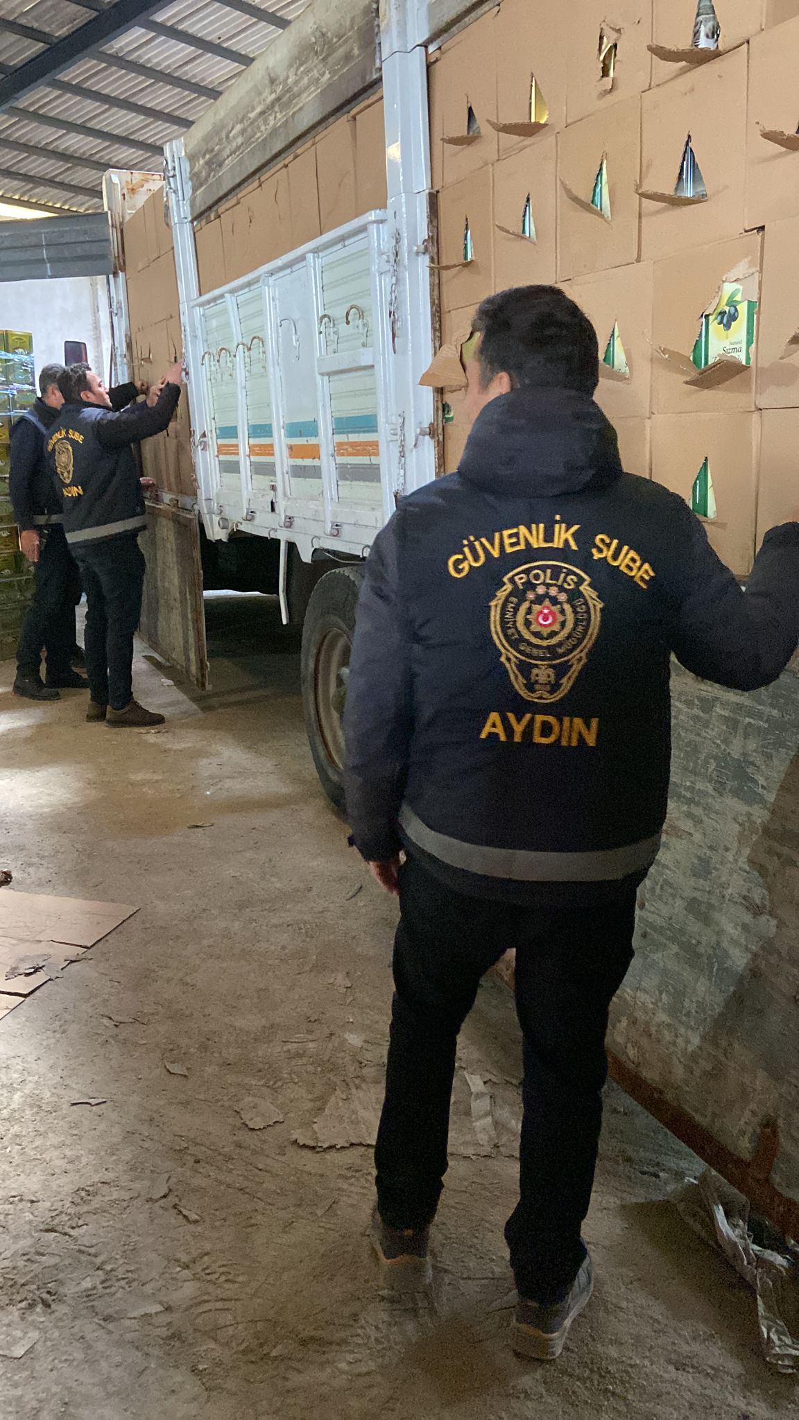 Aydin Polisinden Basarili Operasyon 30 Bin Litre Tagsisli Yag Ele Gecirildi 553459 4F284Afdeec2Afbc324C73D4Af421B16