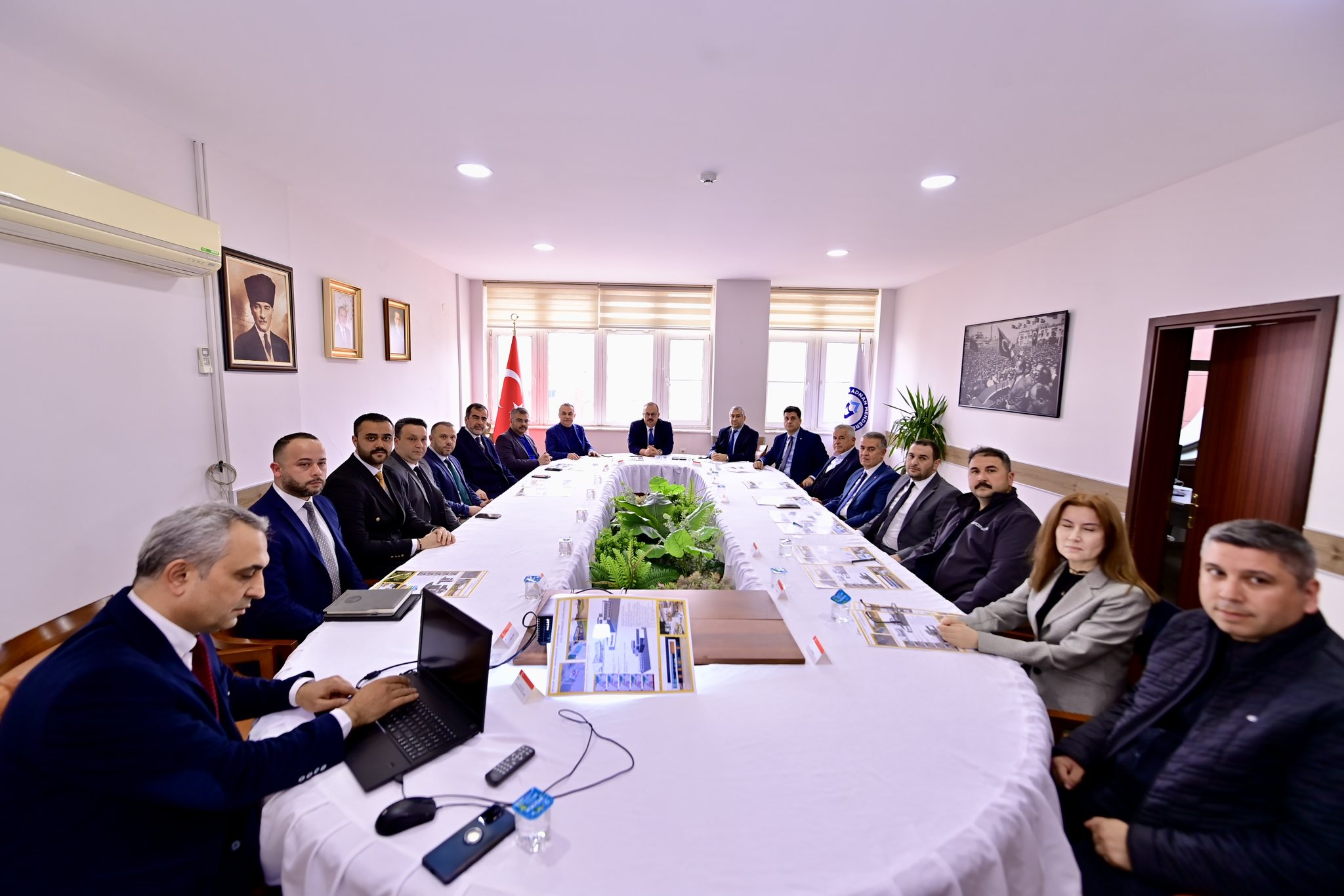 Aydinda Birlik Yemegi Oncesi Kriz Chp Ve Iyi Partiden Tepki 548280 42E4371F337F56174Df0F19F97921188