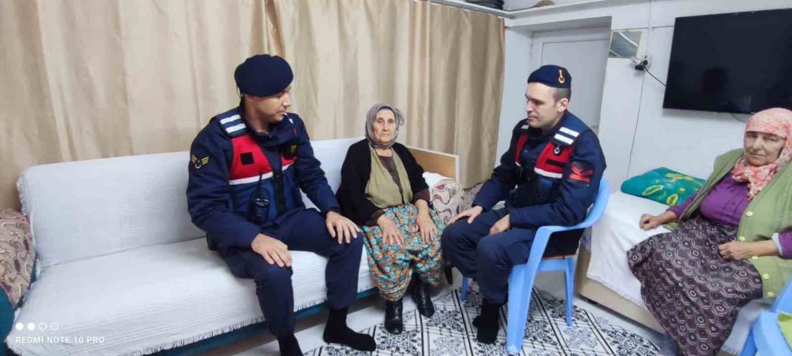 Aydinda Yasli Cinarlar Unutulmuyor 99Af92F162F09342B82F73F9F2564655