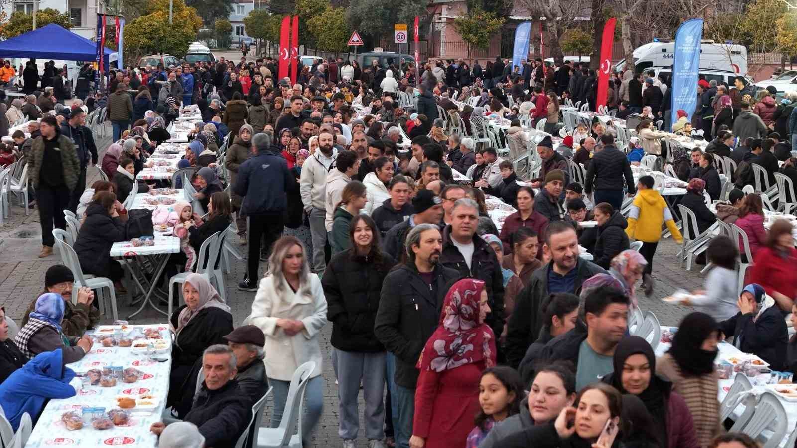 Baskan Cercioglu Efelerli Vatandaslarla Iftar Sofrasinda Bulustu 8Ccedb4F019C8E65Ccc088A058E99Aa5