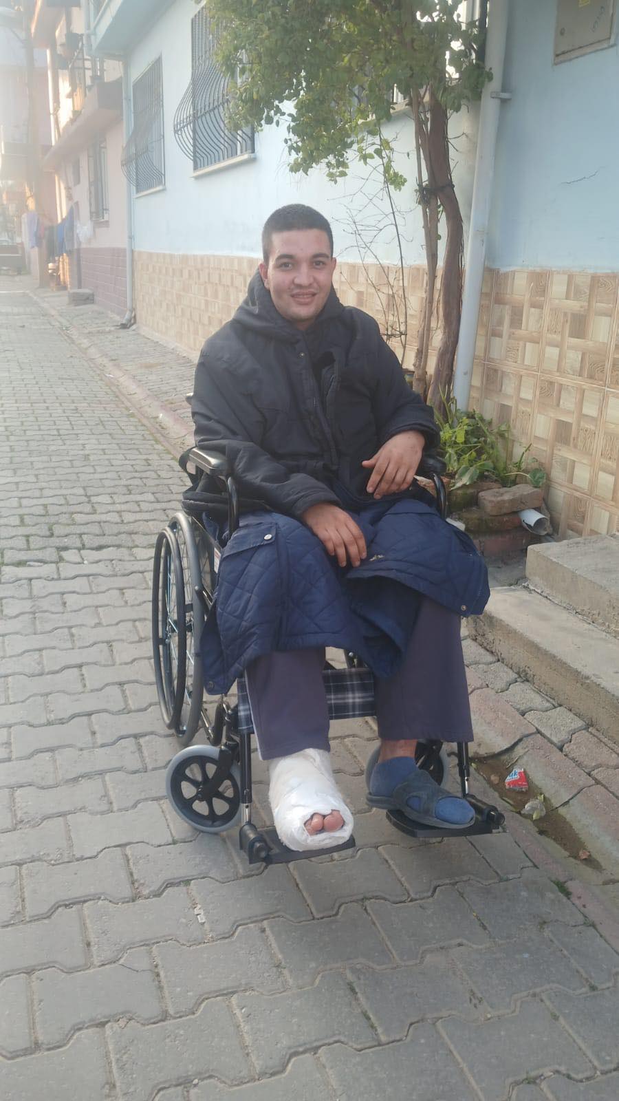 Baskan Zencirciden Yarali Vatandasa Destek 549091 0274Abe2989C93B8Ca1255905Acaa49E