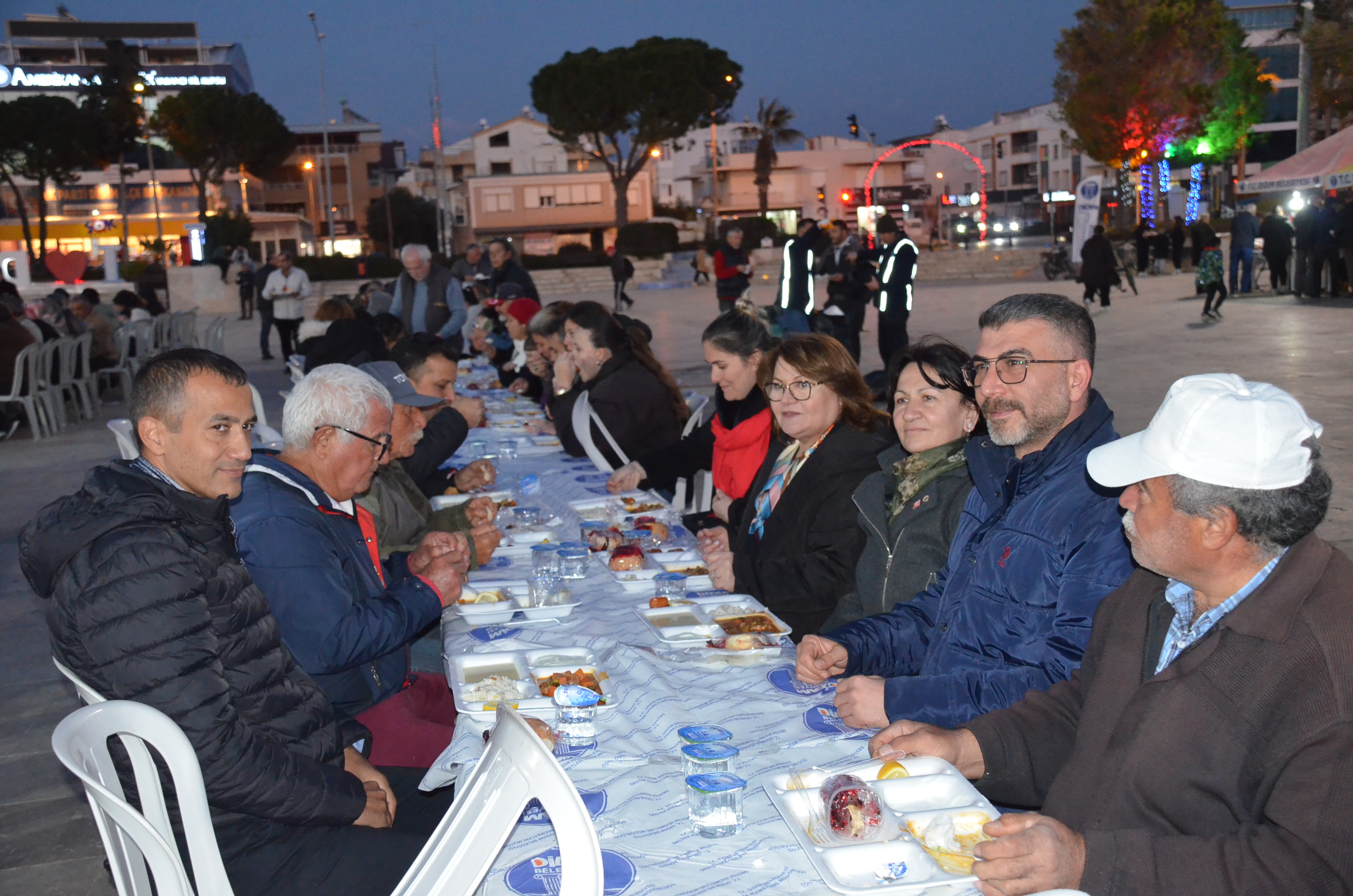 Didim Belediyesinden Ramazan Ayinda Iftar Yemegi 548965 799228B7Cefe9833Ef36A0922F4Aa8A5