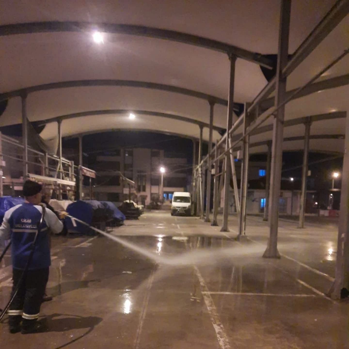 Didimde Semt Pazarlarinda Temizlik Ve Yikama Calismalari Devam Ediyor 549197 3Db243B671Bfbe192F5772C34B15F007