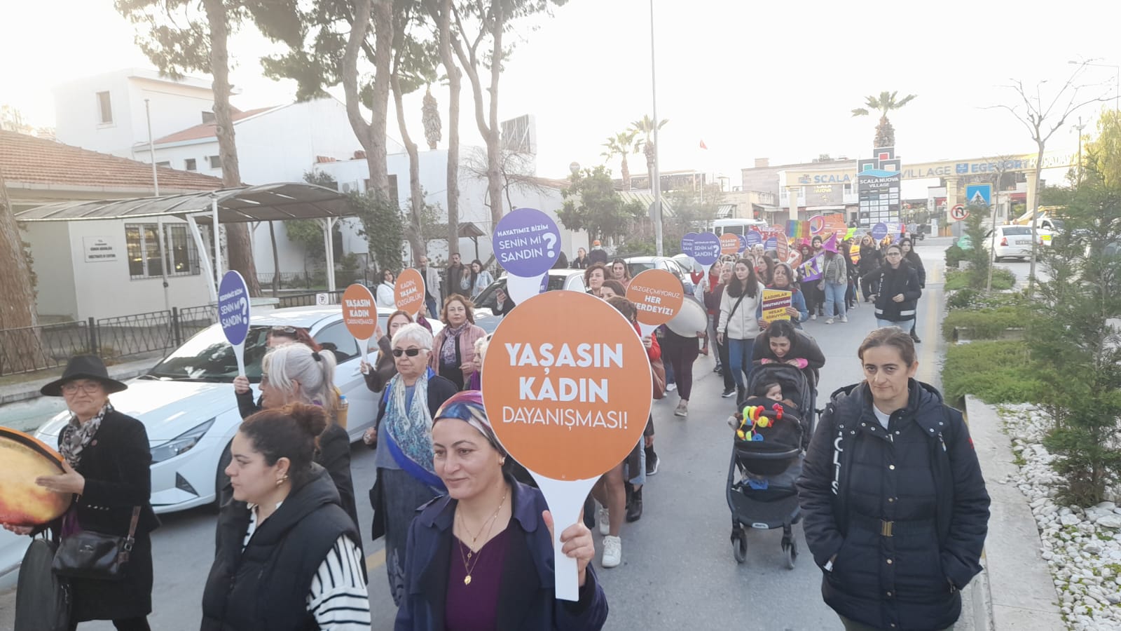 Kusadasi Kadin Platformu Haklari Icin Alanlarda Haykirdi 550490 46B91211B46E9Ac21961240Fa5859311