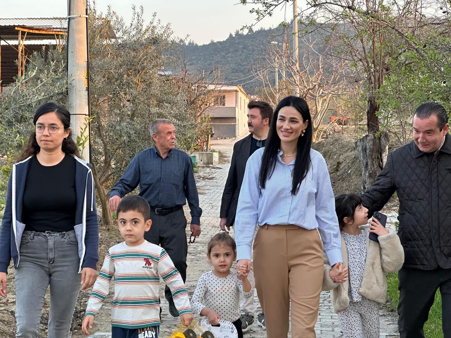 Milletvekili Saribastan Kadin Girisimciye Ziyaret 550569 Ecc4Be1Ac78B3F28D7Fb111Fc590Fe66