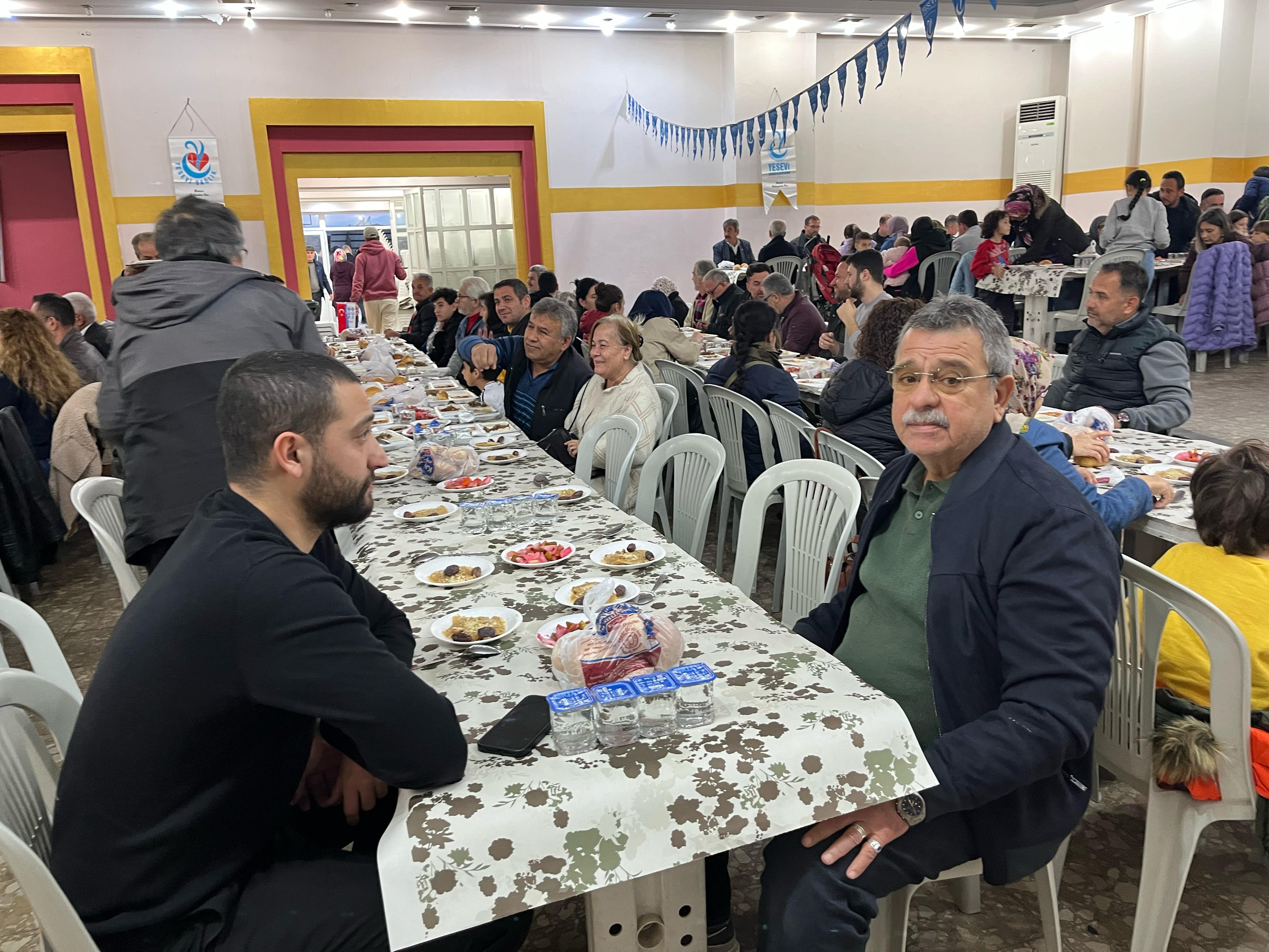 Nazillide 1000 Kisilik Yesevi Iftari Duzenlendi 554356 Dfd5C926Da6E0D94369Fd5D8E4612457