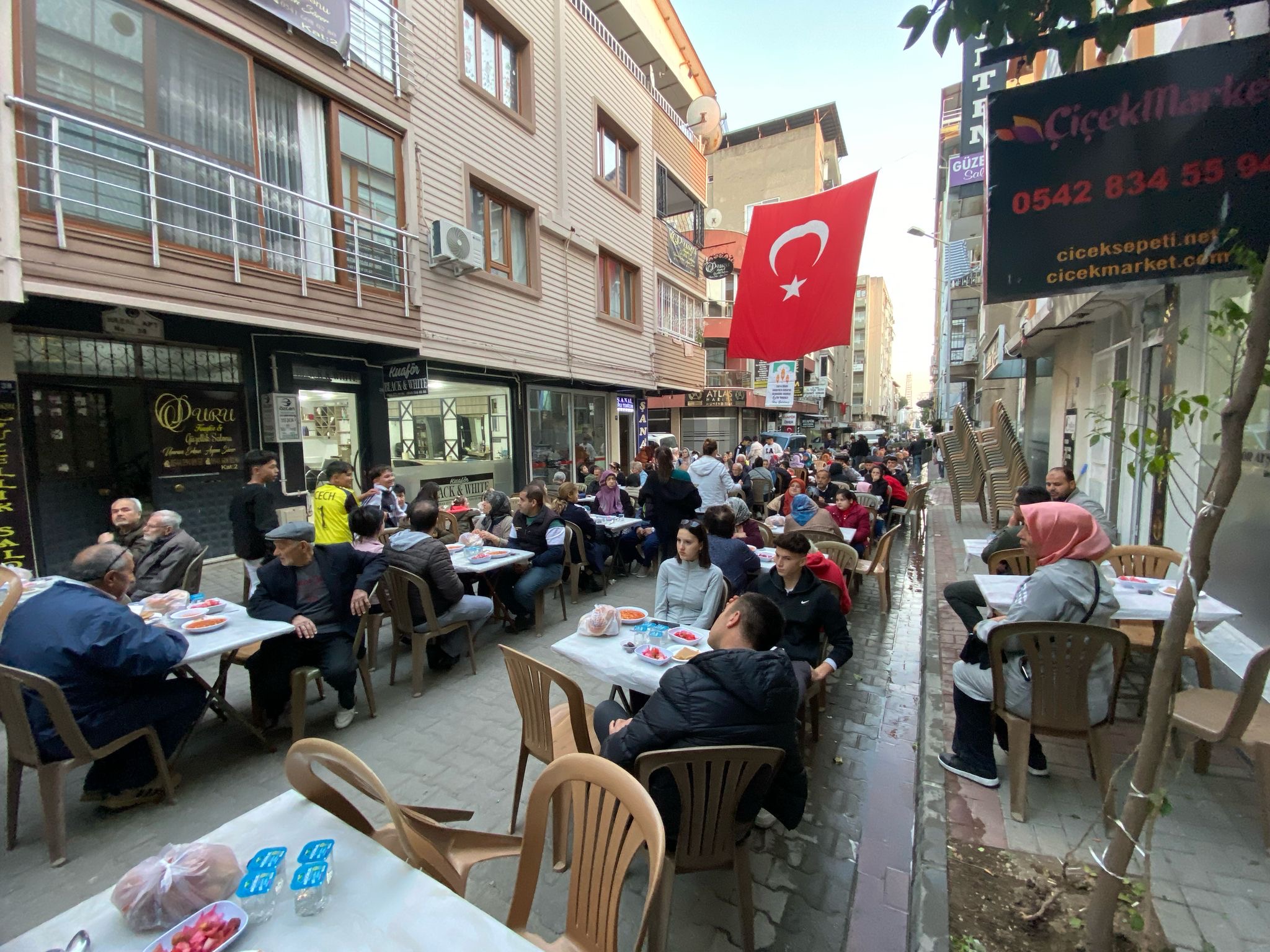 Nazillide Kuaforler Sokaginda Birlik Beraberlik Iftarinda Bulustular 550971 0A3A3F6A4C02Bda5121E49Ea0F94Fc4D