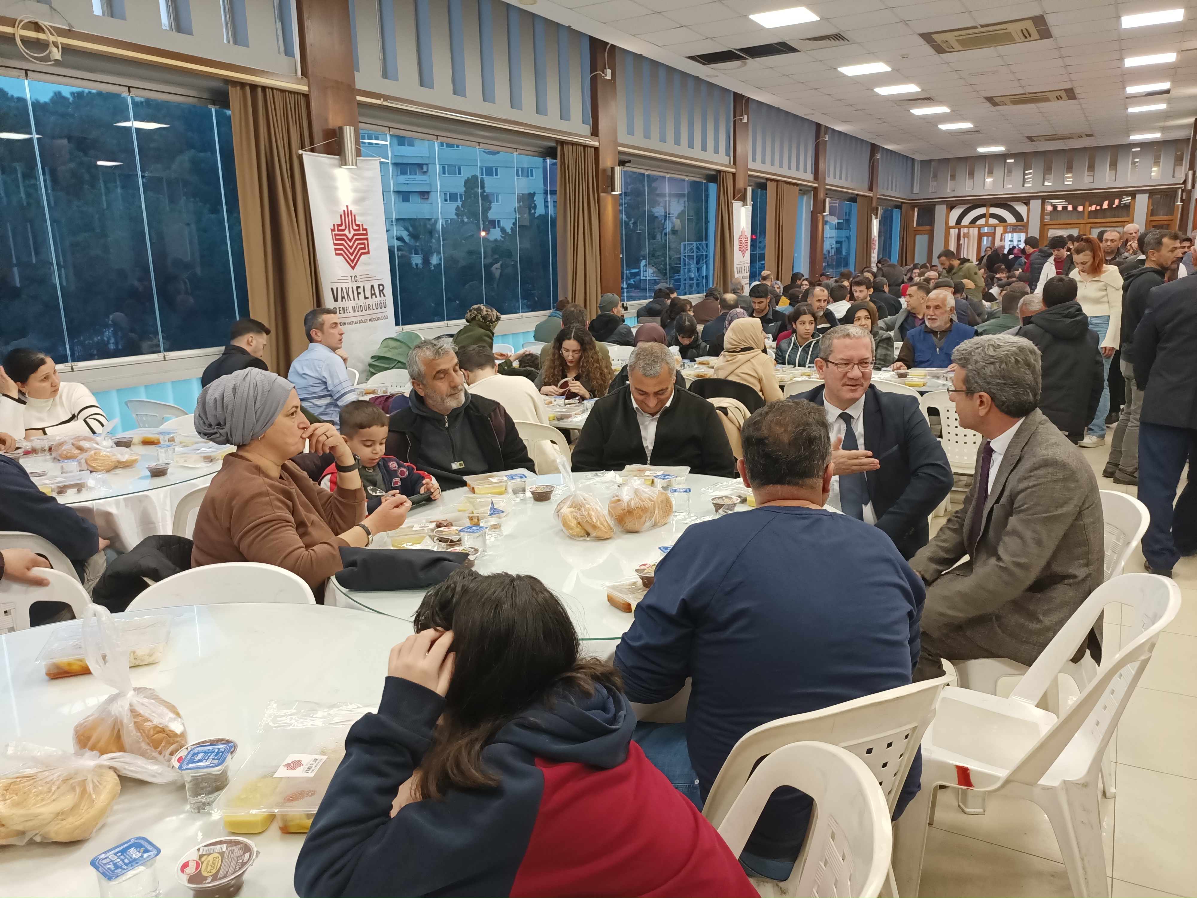 Vali Canbolat Aydinlilar Ile Iftarda Bulustu 549575 C6C3C342C2089E39Ae8Cc4D381A76B2D