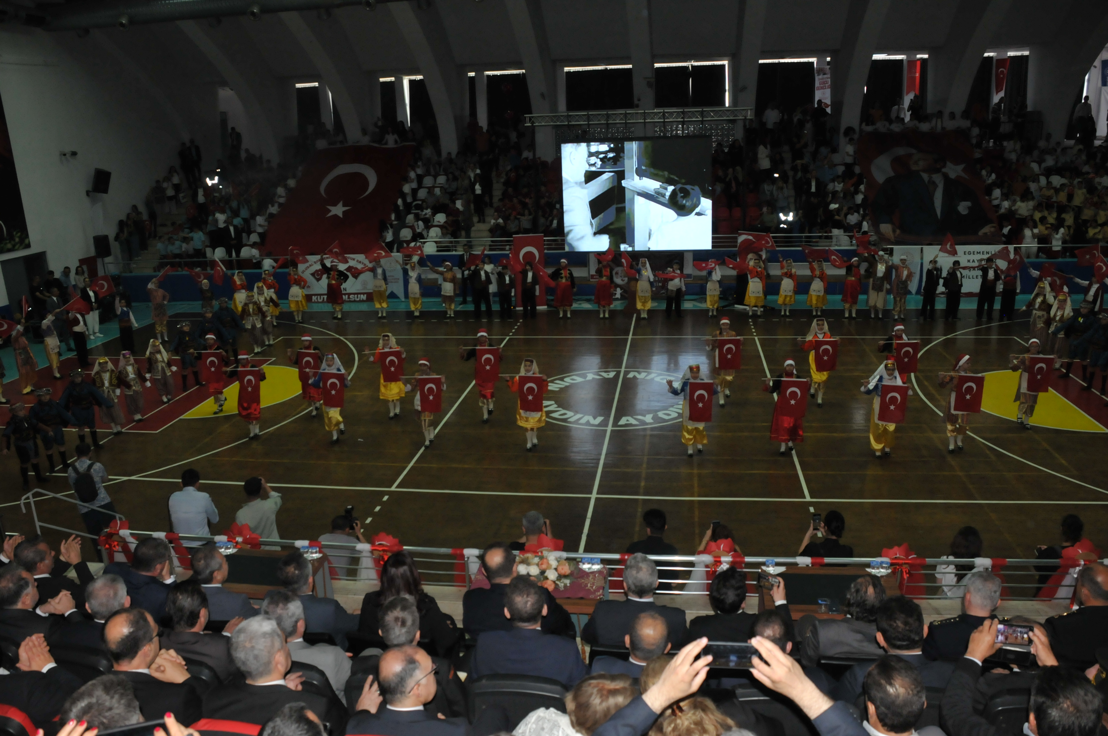 Aydinda 23 Nisan Coskusu Yasandi 562146 E5F940C2Fe61C2Baf5B95D7Ec094A830