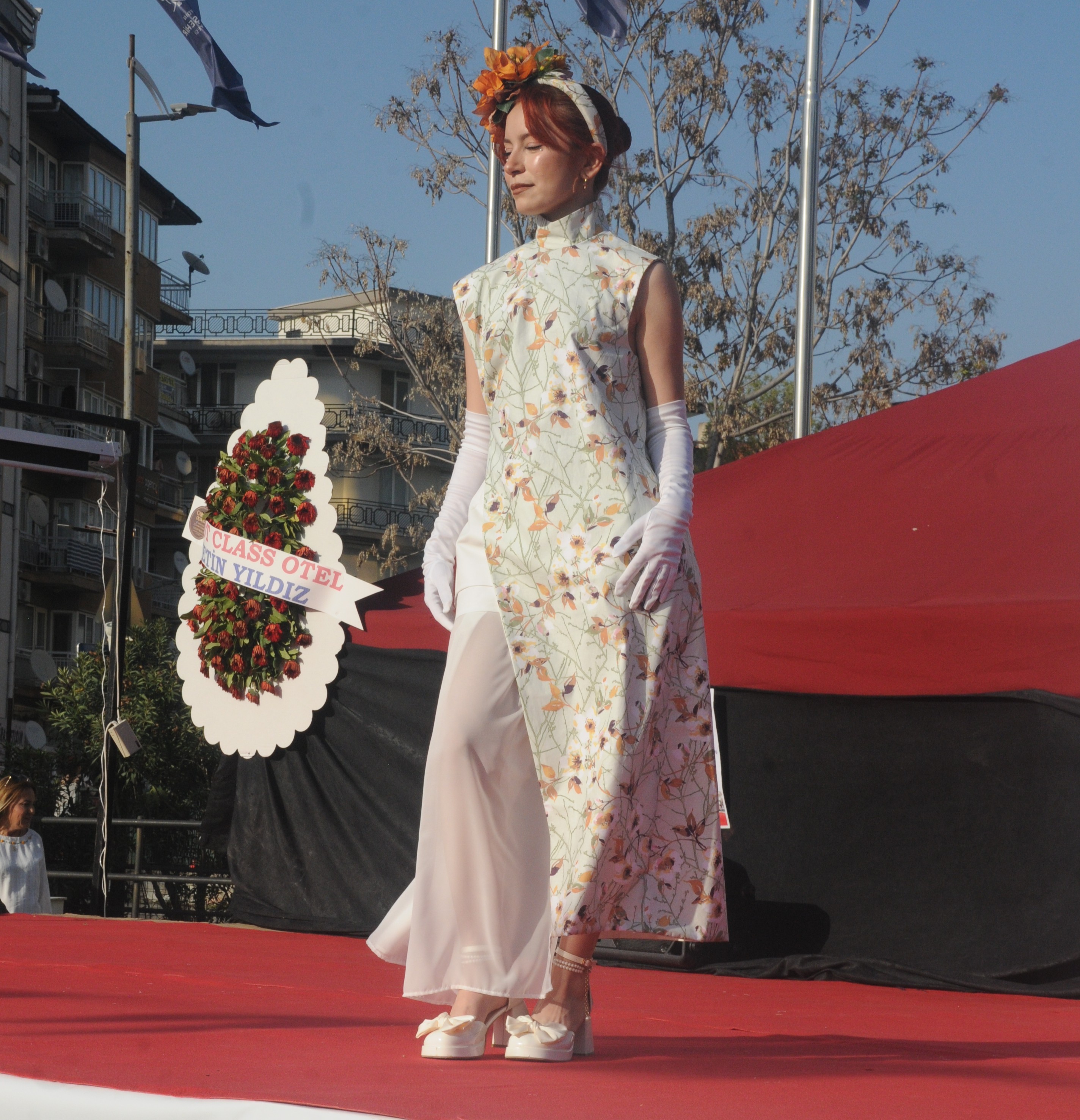 Defile 560308 1C6D4B821Ab1701582753D7Ab6F6569A