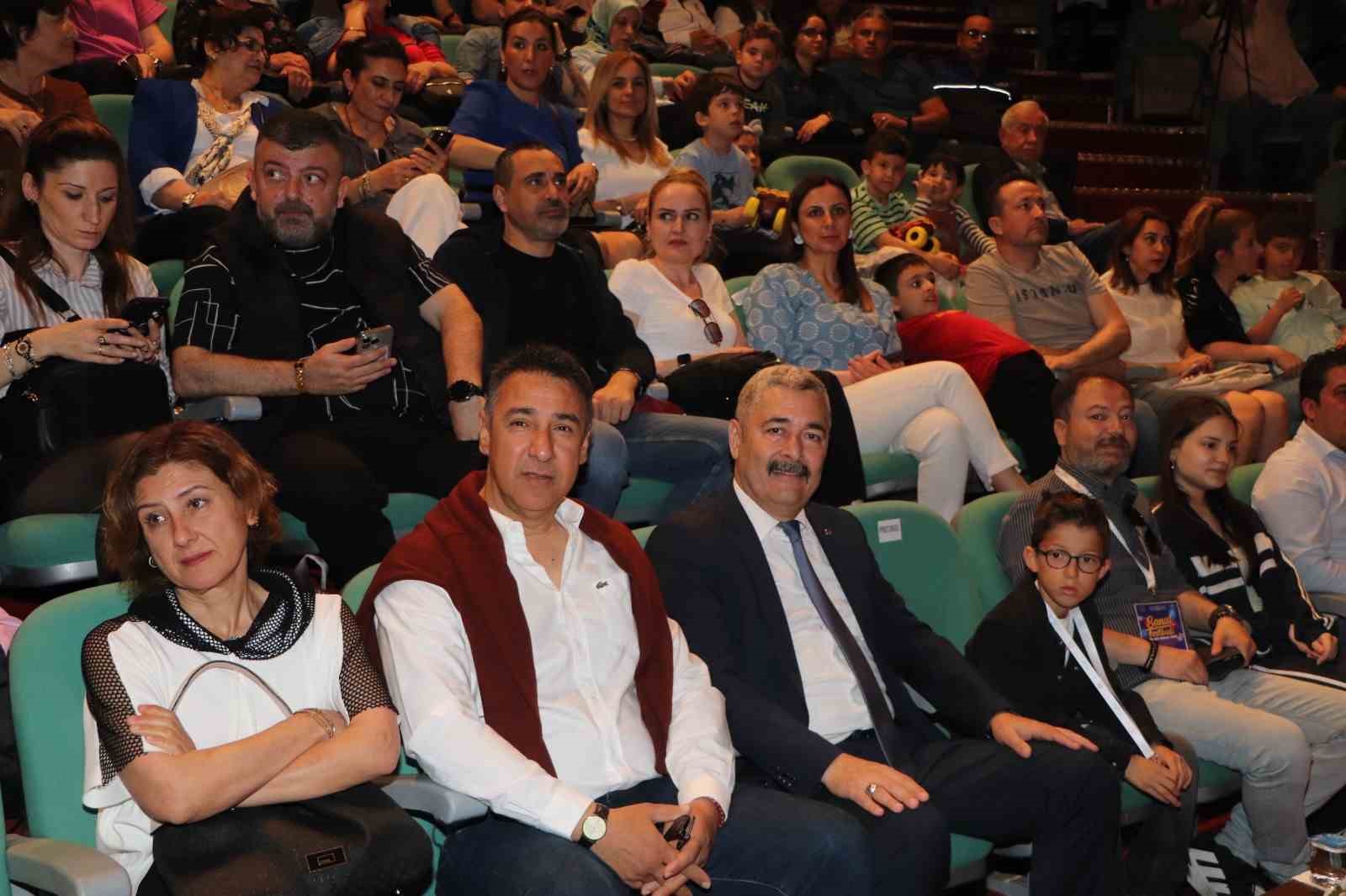 Efelerde Genc Yetenekler Sahne Aldi 53F4E3D98F1603006A576Dd868Ff5Fcb
