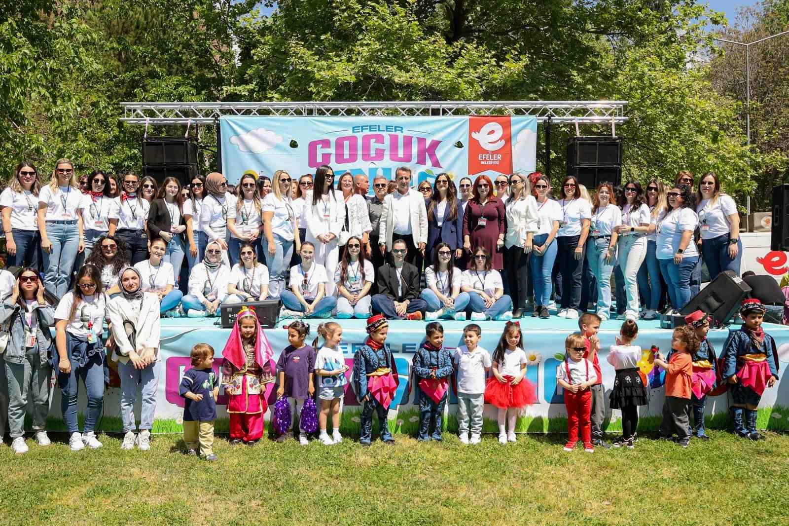Efelerin Cocuklari Senlikte Bulustu F3803Ca391809238Af09B63Dd8699226