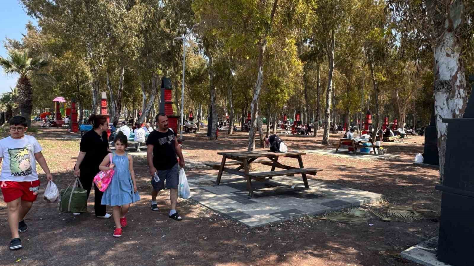 Kusadasi Sevgi Plaji Piknikcilerin Yeni Bulusma Noktasi Oldu 65A08136Cd28C292474326C55E212983
