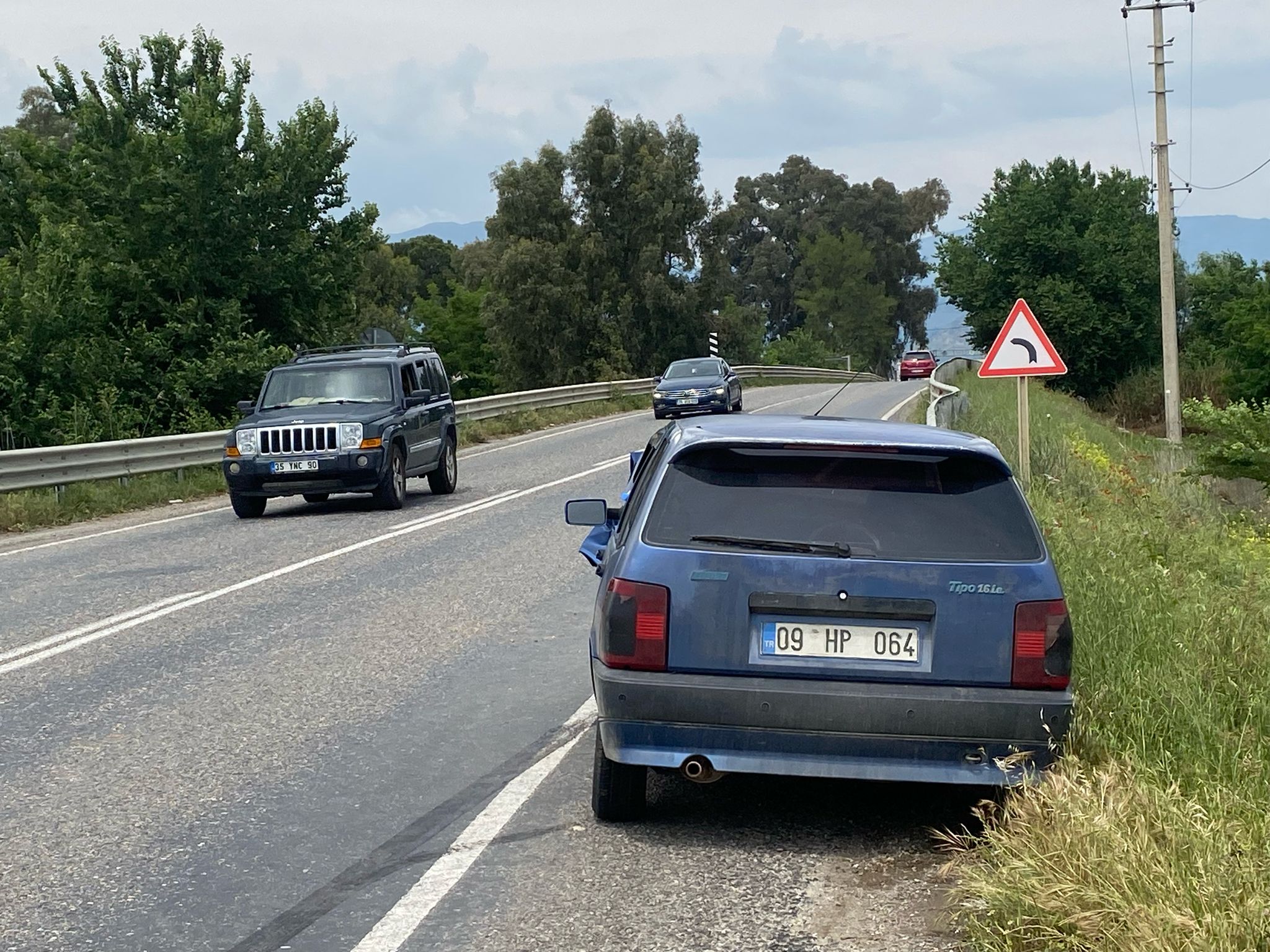 Otomobil Icerisindekiler Olumden Dondu Nazillide Korkutan Kaza 564025 Ebbd94E12A7632Cebb9E75370C6D2Aee