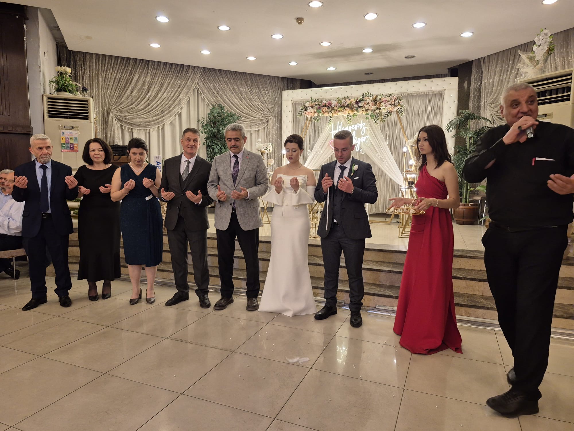 Tuncalp Ve Irem Ilk Adimi Atti Nazillide Dugun Tadinda Nisan 561323 32D3912A88B800122Df123Eb46653E29