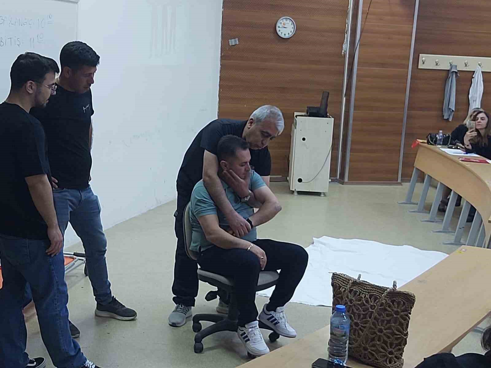 Afad Aydindan Hastane Personeline Egitim 7Fa84B11Fc325Cfb734D25D04F967B29