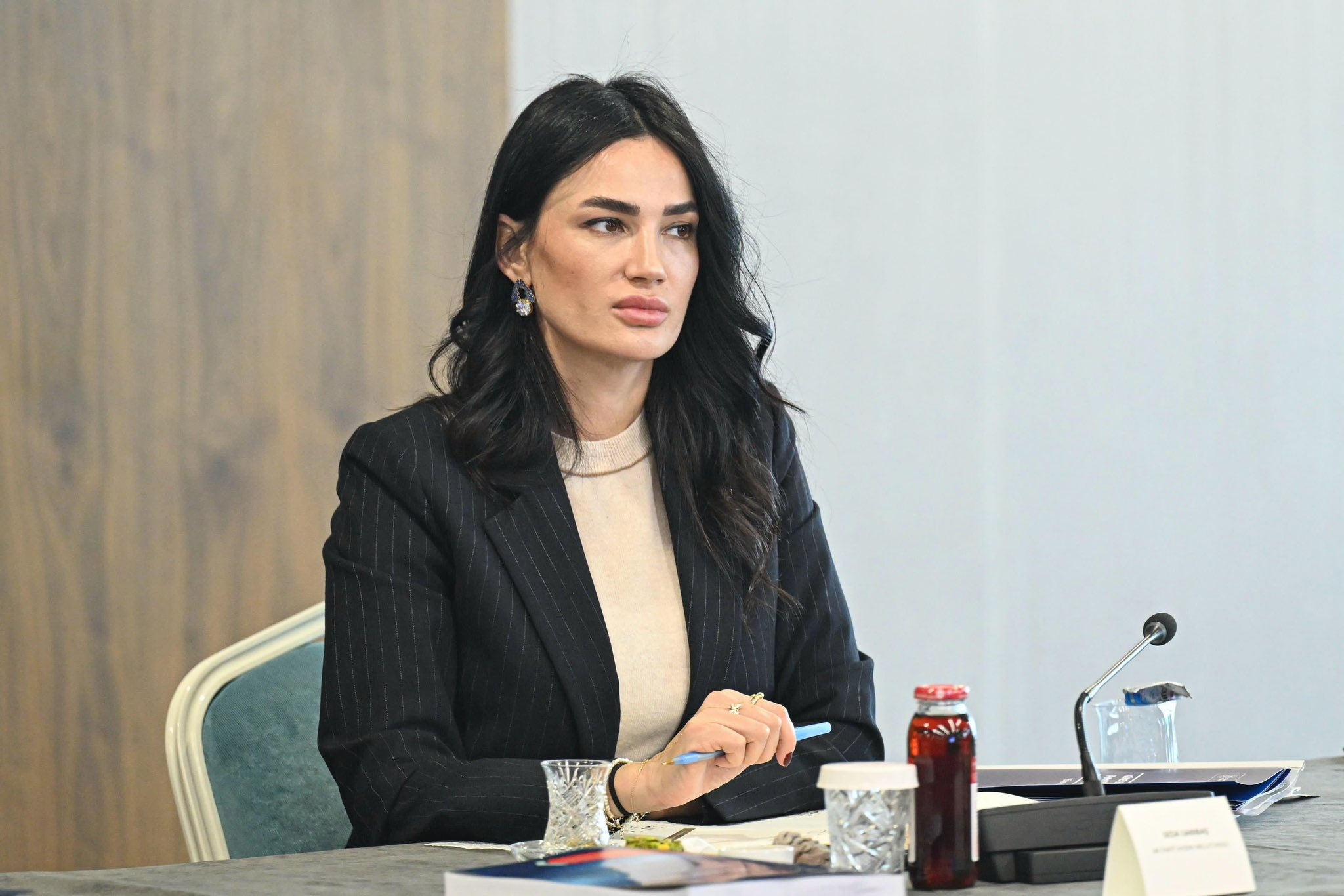 Ak Partili Saribastan Ozgur Ozele Sert Tepki Erdogan Agirligi Olan Bir Lider 569213 F4D96019Cfc5Abaa56C4612C223035B1