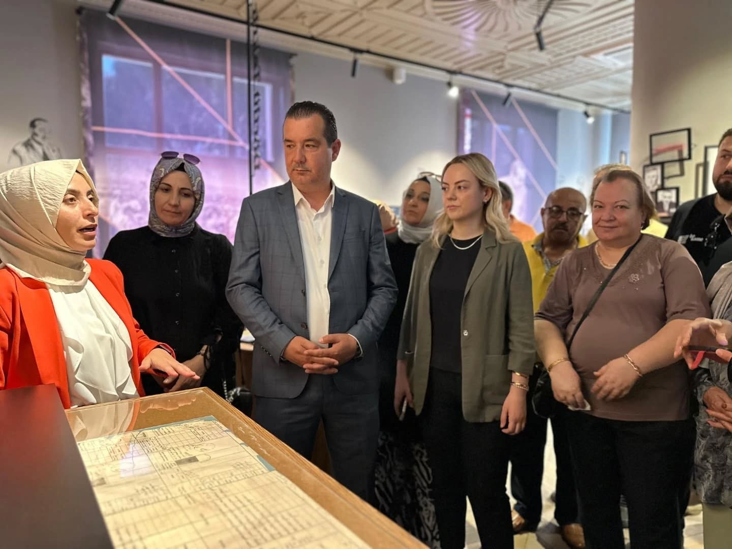 Ak Partililer Adnan Menderesi Muzede Andi 570193 4505F3A51Dd727D61B5C578F16058B4A