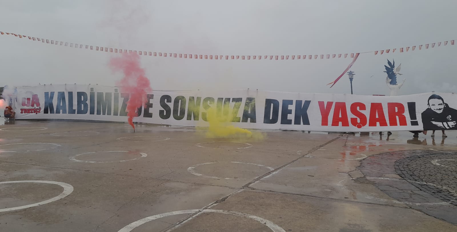 Armaya Adanmis Hayatlar Kusadasinda Meydanlara Sigmadi 570640 5558868Ec68D656Bdb14A745E16C2D17
