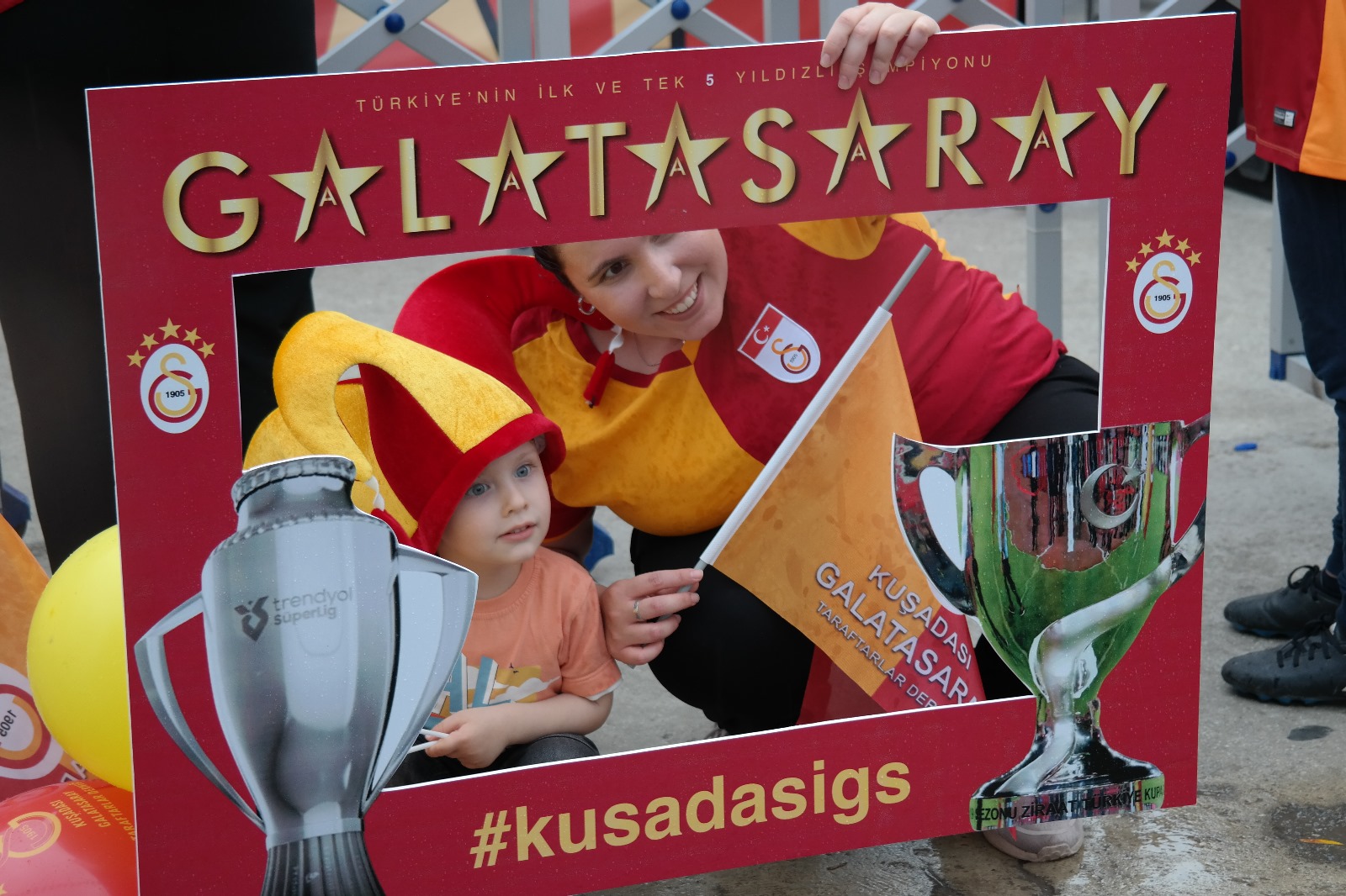 Armaya Adanmis Hayatlar Kusadasinda Meydanlara Sigmadi 570640 95807F1410B55834D64B6799461Bc0Ea