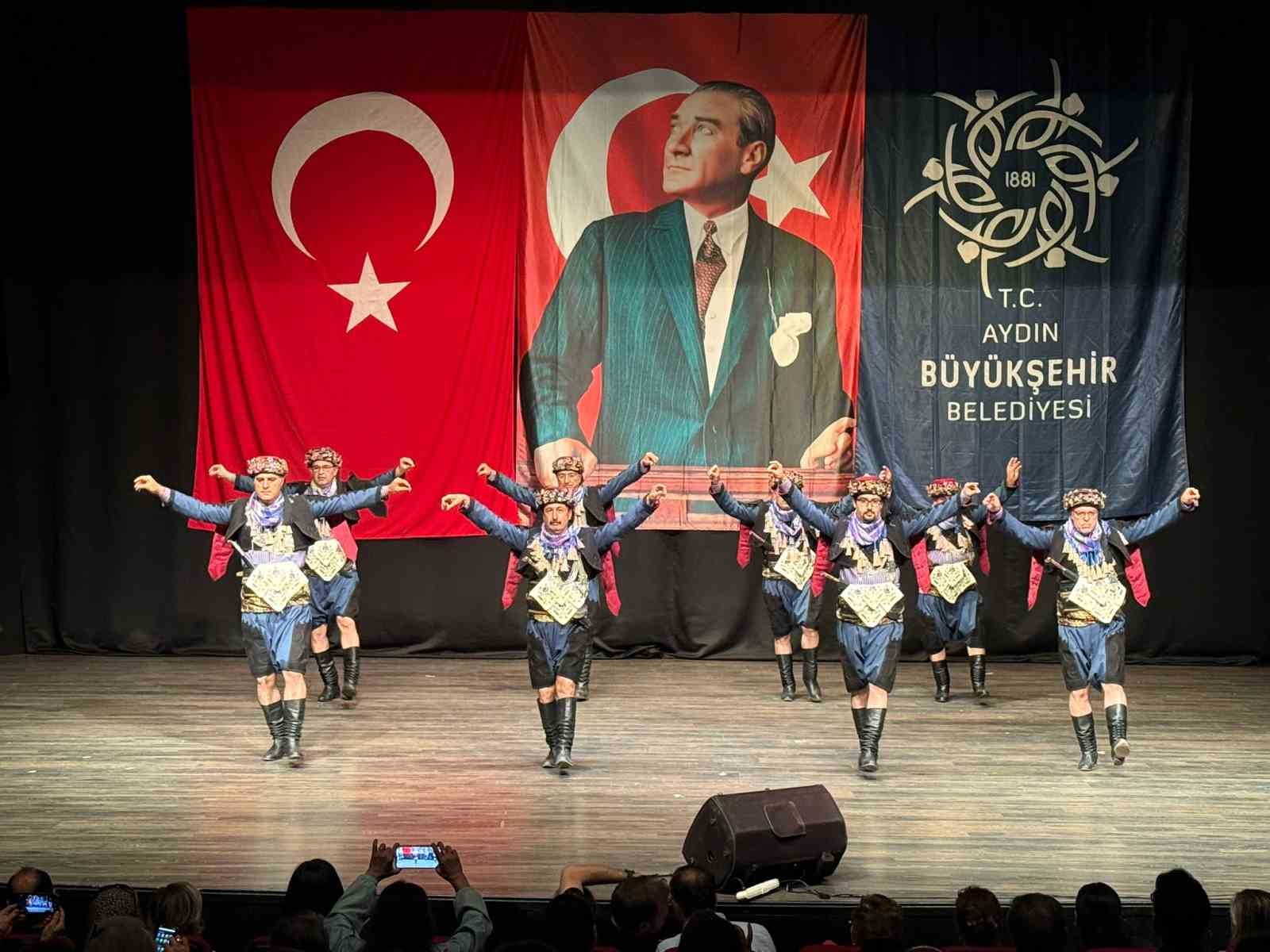 Aydin Buyuksehirden Yil Sonu Gosterisi A5Efd4C7797344B0D7D0C8446E11380F
