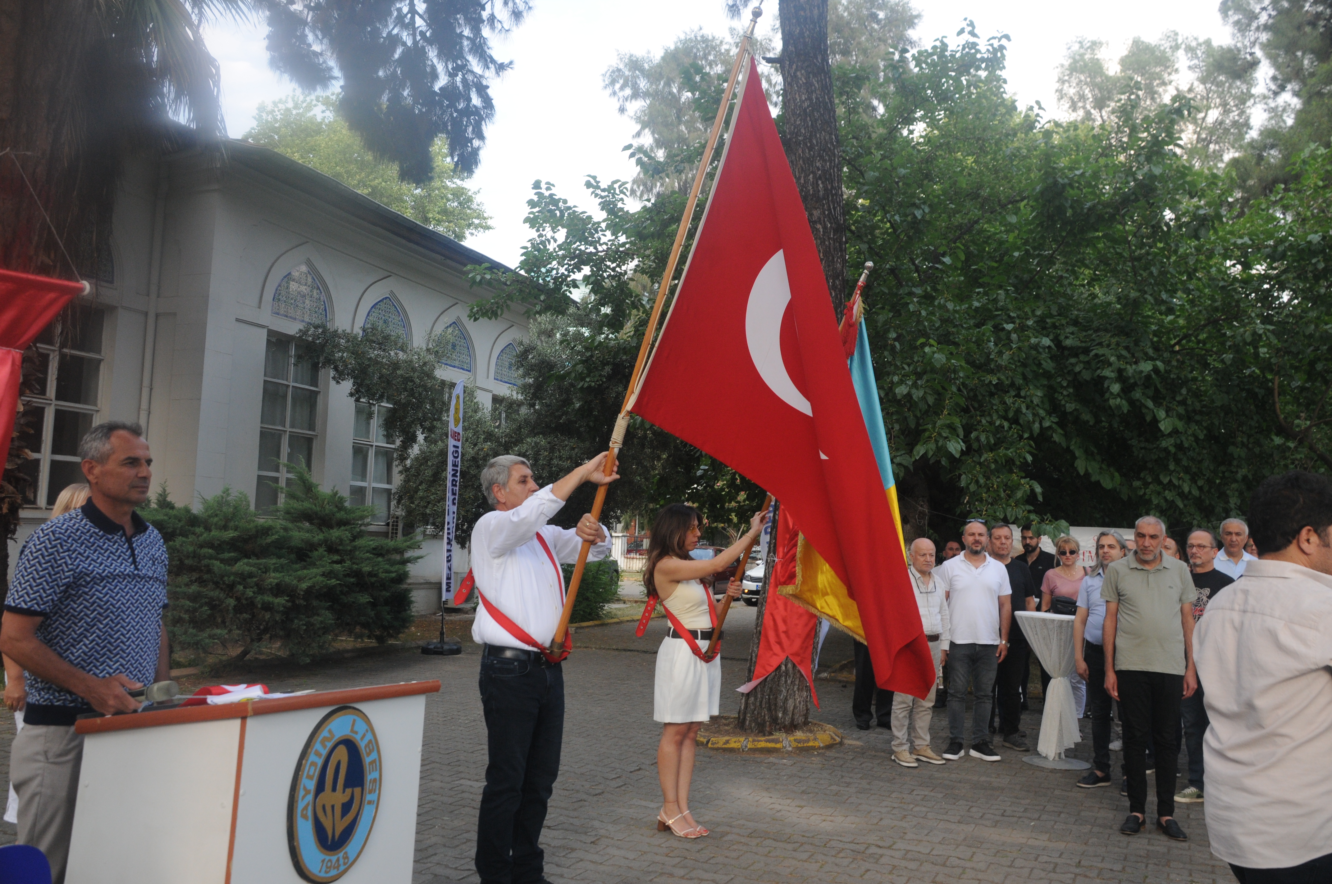 Aydin Lisesinde Gelenek Devam Etti Mezunlar Pilav Gununde Bulustular 571869 32415Caba000E40518D53Ba38A091F8B
