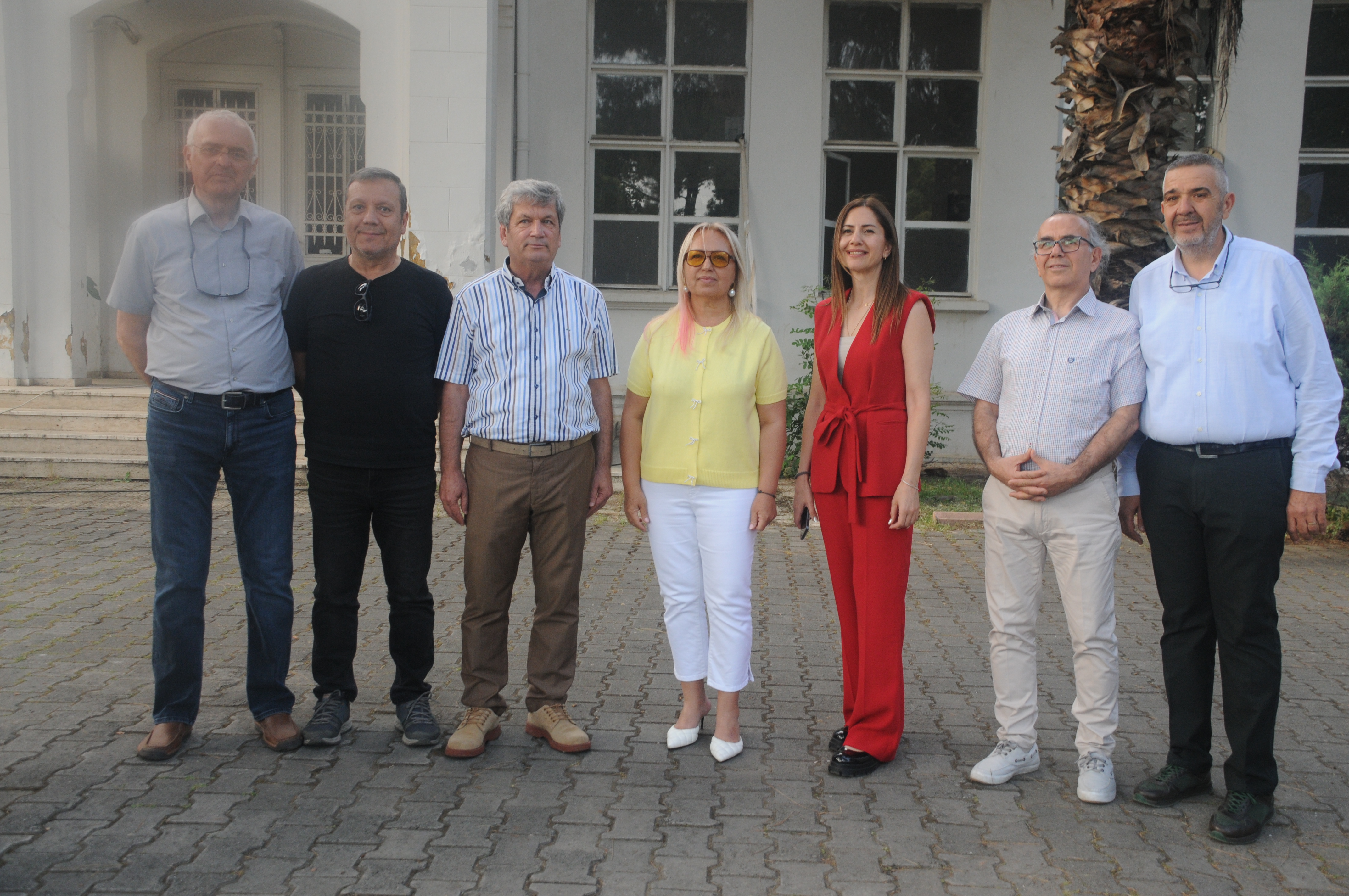 Aydin Lisesinde Gelenek Devam Etti Mezunlar Pilav Gununde Bulustular 571869 E451C52F0E95Bcaca1De54Eba29E7547