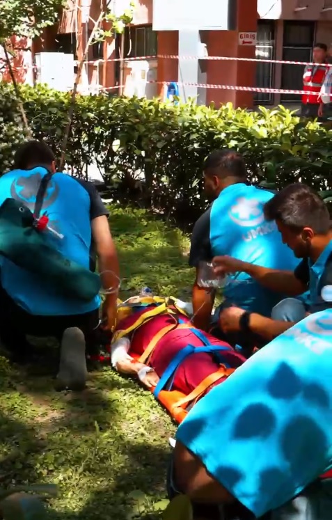 Aydinda Hastanede Bomba Alarmi 570134 5Ddbe86458935Eb9799A21833Bf64425