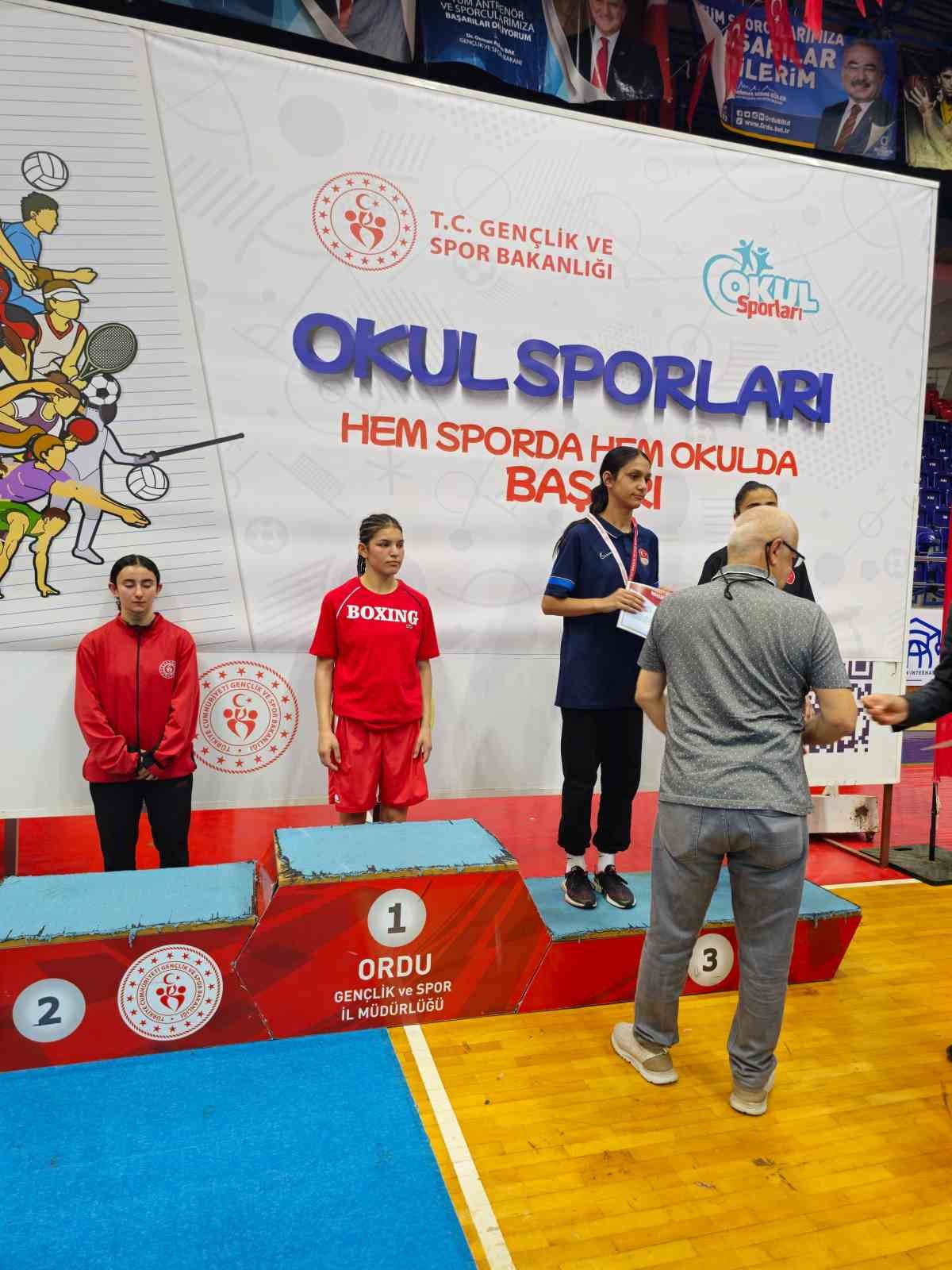 Aydinli Ebrar Turkiye Ucuncusu Oldu 5536Aeb5Ca6Cd5A73C04F67Eabf76Ec1
