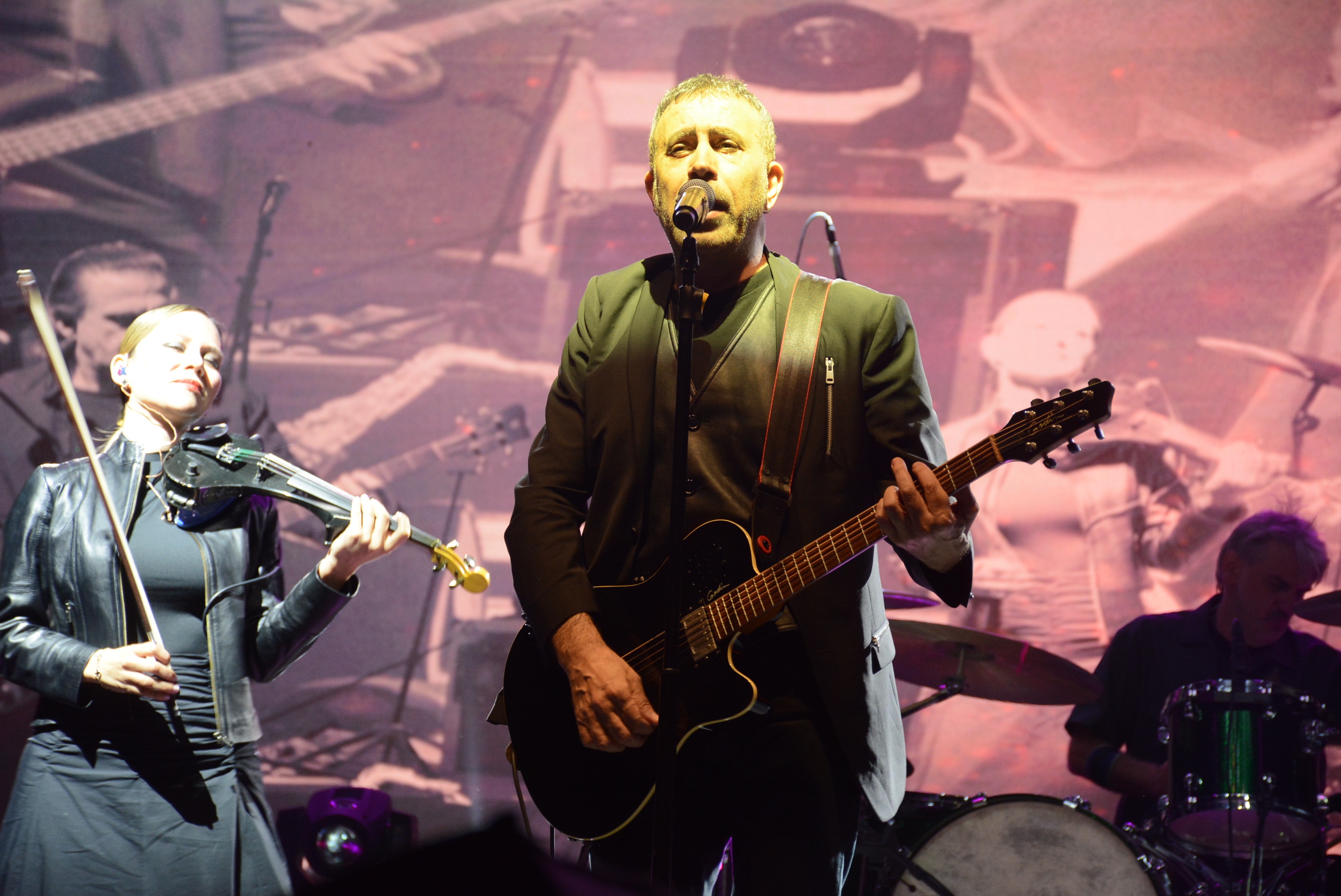 Aydinlilar Haluk Levent Ile Costu 569133 A4D5601293C72Ce8347336E101388291