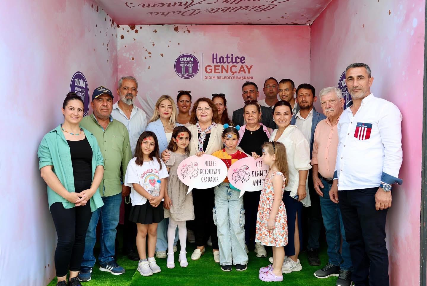 Baskan Gencay Anneler Gunu Dolayisiyla Kurulan Stantlari Ziyaret Etti 566872 A7Bc6E2E7De81B3379Fc9Da46375C169