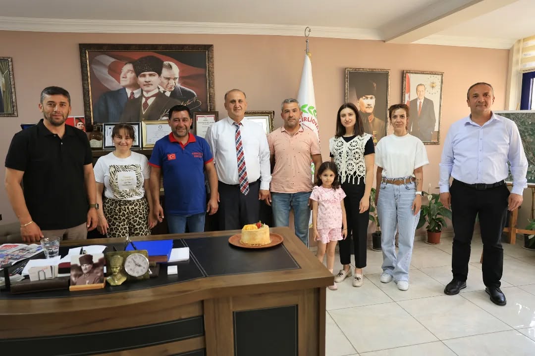Baskan Kayadan Dogum Gunu Jesti 571517 Ad53F6E0E277Dd76A5344035893Da3Aa