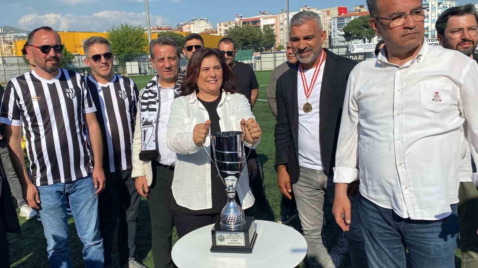 Baskan Ozluer Gorevi Birakacagini Acikladi 8Af0D0C930817Bc15D54421041E94D68