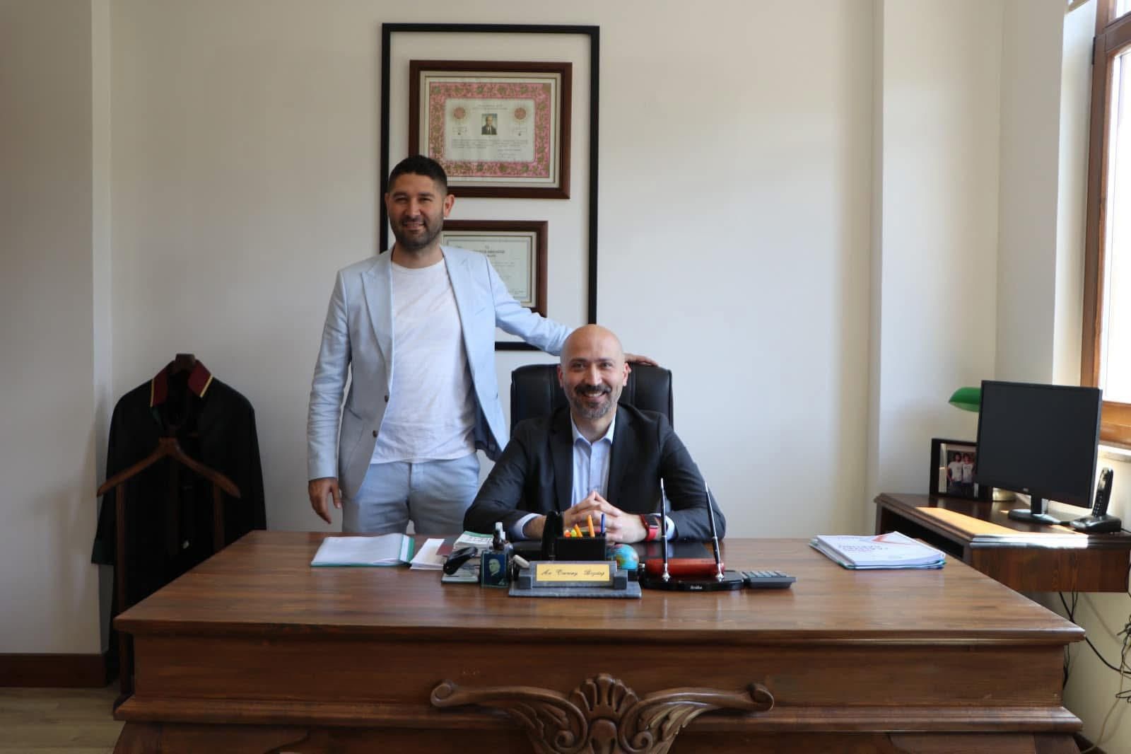 Baskan Yardimcisi Magandaliga Soyundu 571497 0Ba1A4D0411B338A5923E9A7F4A068Bd