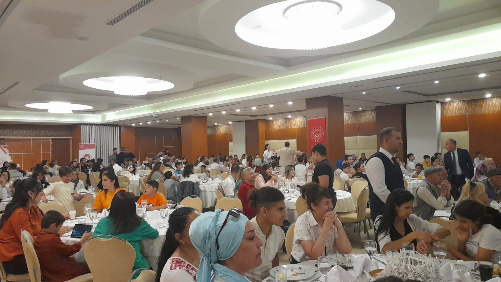 Biz Buyuk Bir Aileyiz Bulusmasi Kusadasinda Gerceklesti 568841 30D5D04A76Acc3E2065Aa07F3Cb8237A