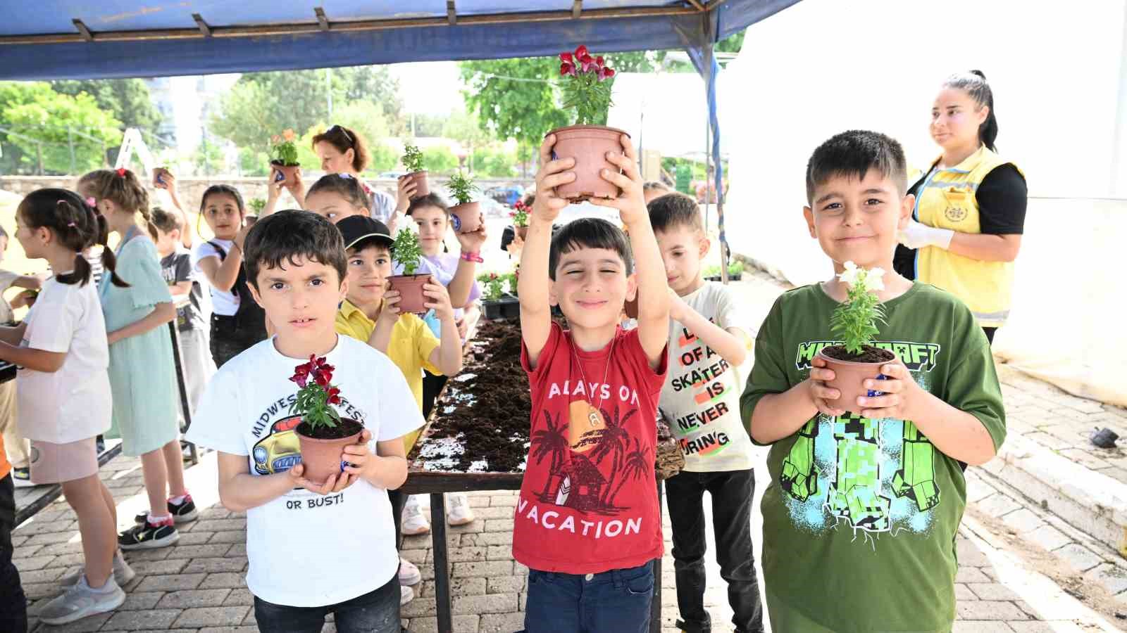 Buyuksehir Destek Verdi Minik Eller Anneler Icin Calisti 5B287D620D7Bcbf66401Ec19Ad134E5C