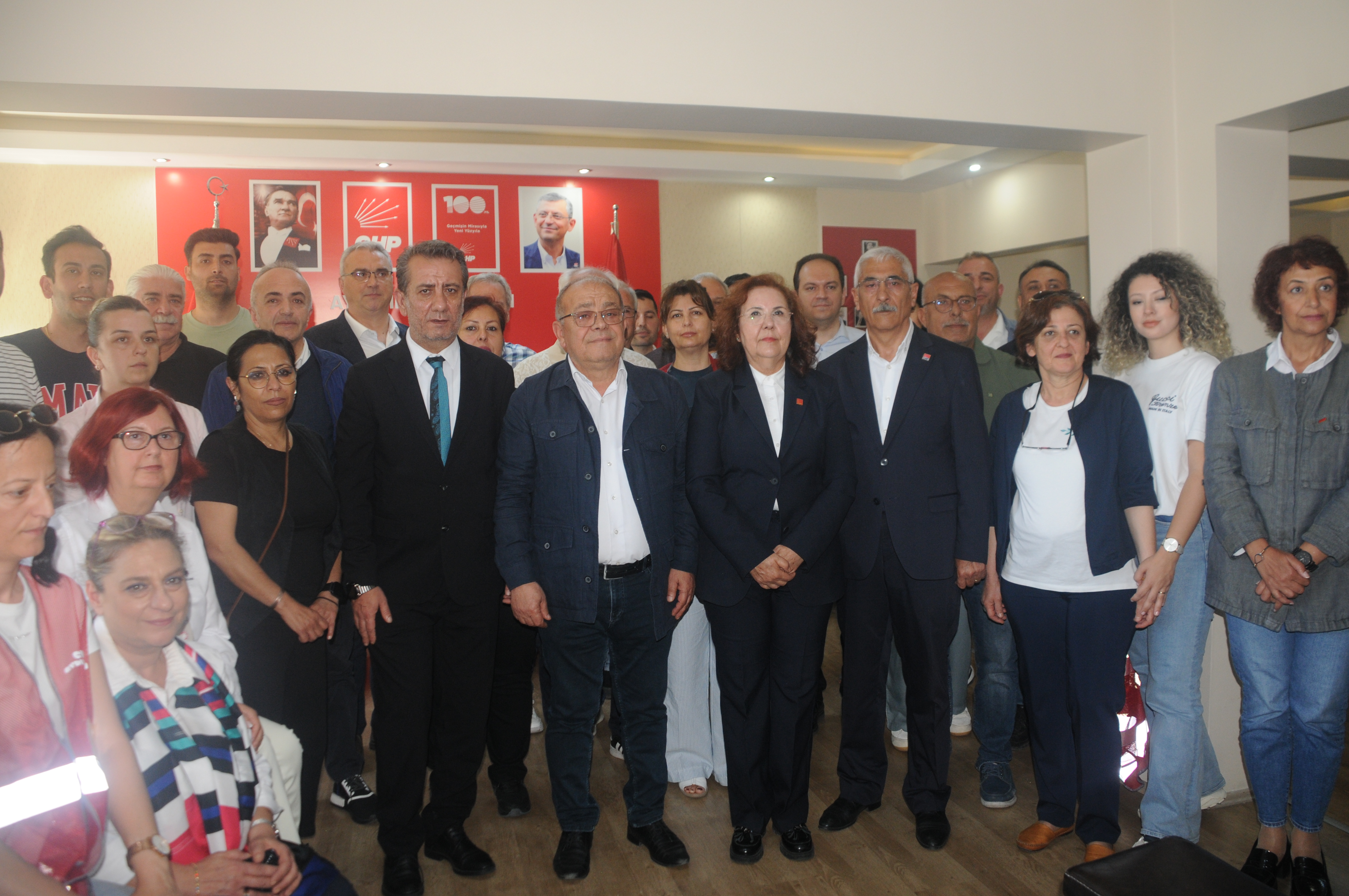 Chp Aydindan Ozgur Ozele Destek Chpli Saatci Bu Saldiri Halkin Umuduna Yapildi 565291 B129C20014C22C4825Ca8D26E7E8154D