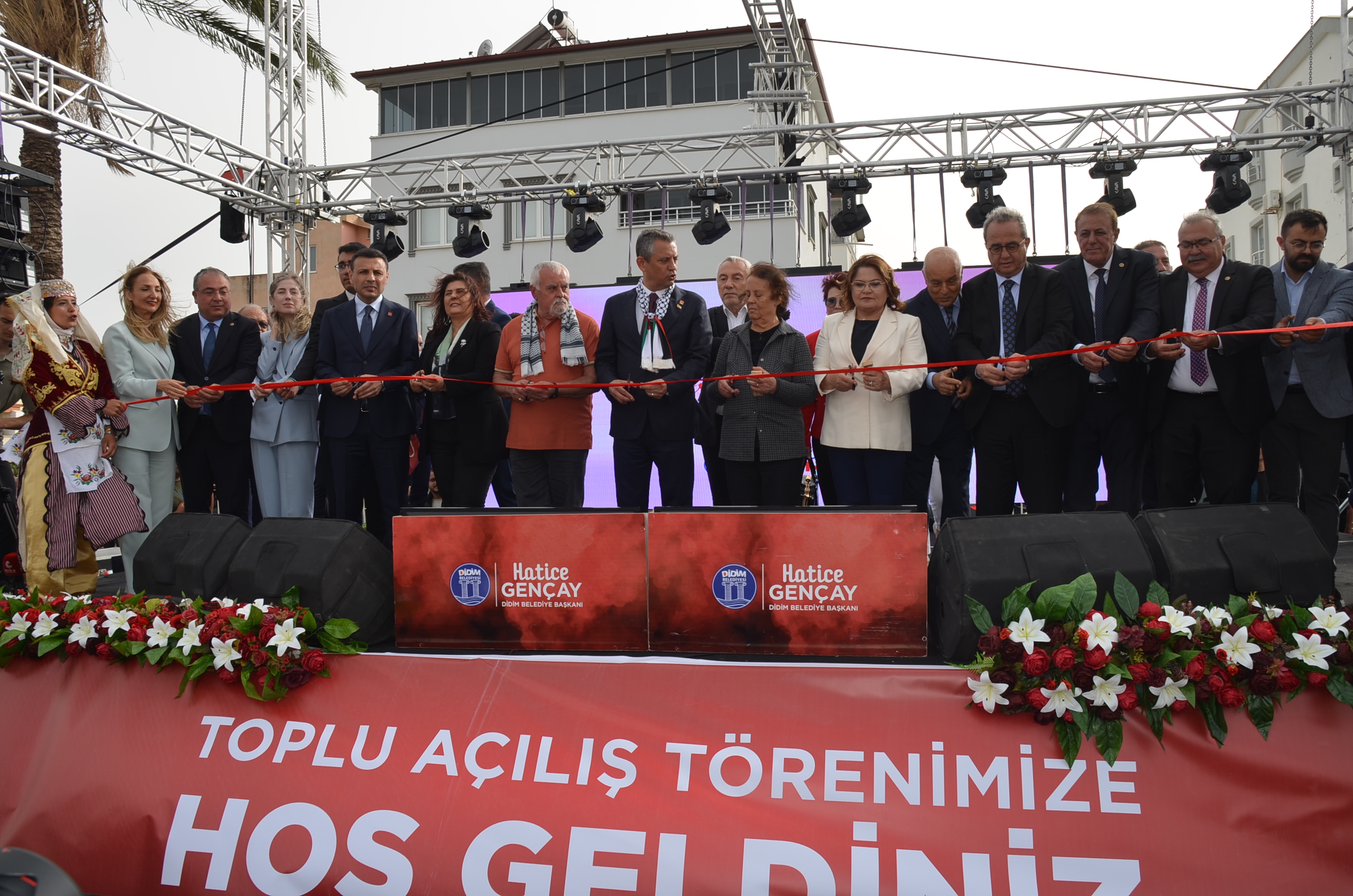 Chp Lideri Ozel Didim Belediyesinin Hizmetlerini Acti 568485 096Fc99Adae4633F99C64Dd0D3A359C9