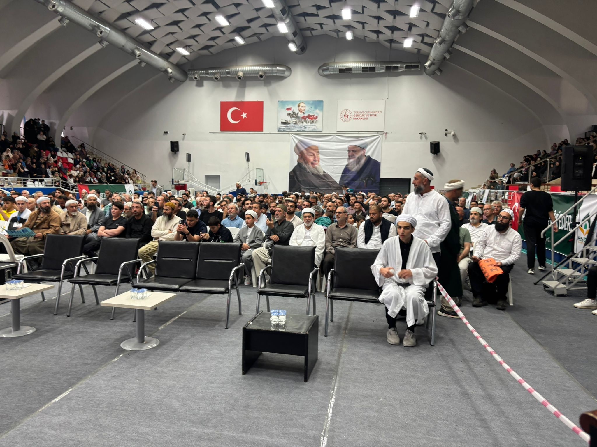 Cubbeli Ahmet Hoca Aydinlilarla Bulustu 565387 6F67281F2168C9E4202482Cf9386Bfd1