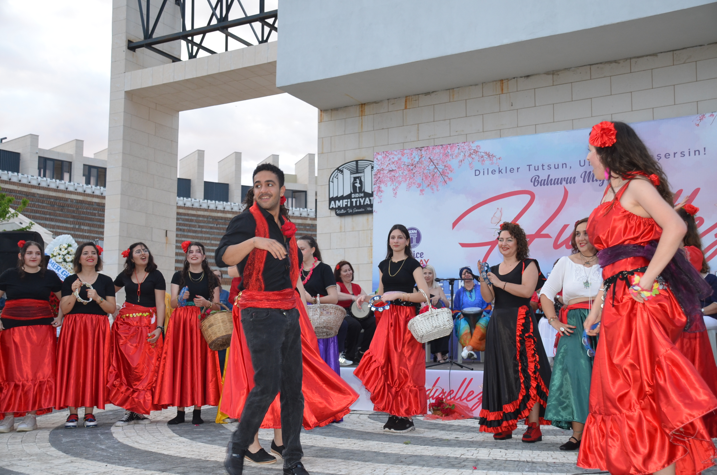 Didim Belediyesi Hidirellezi Coskuyla Kutladi 565376 Acbfb5E0E63Ce5400309Ba2642182631