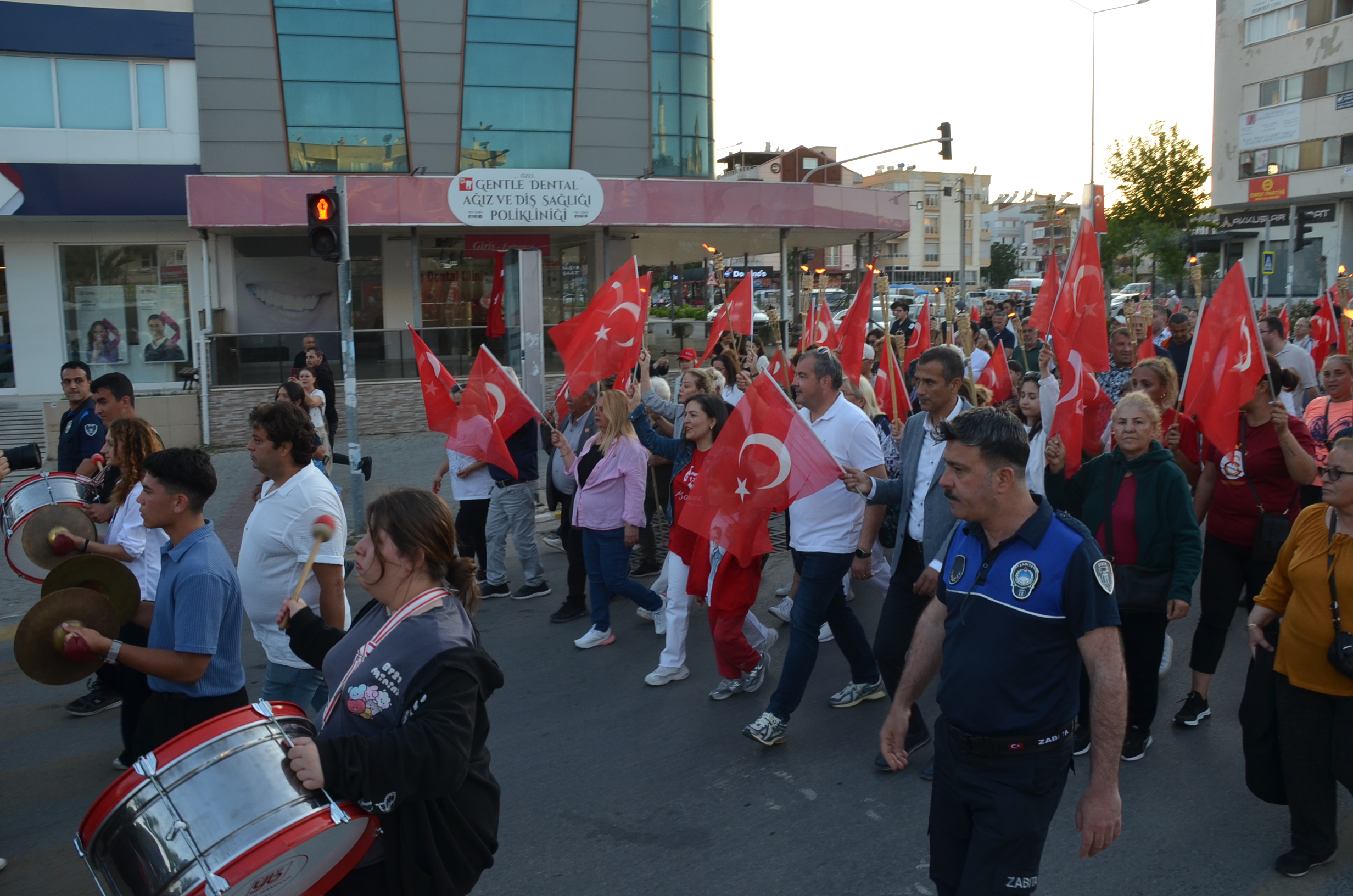 Didimde 19 Mayis Coskusu Fener Alayi Ve Konserle Surdu 569130 36D0Ab95E2Beac9F7Fa5369E442603Ae
