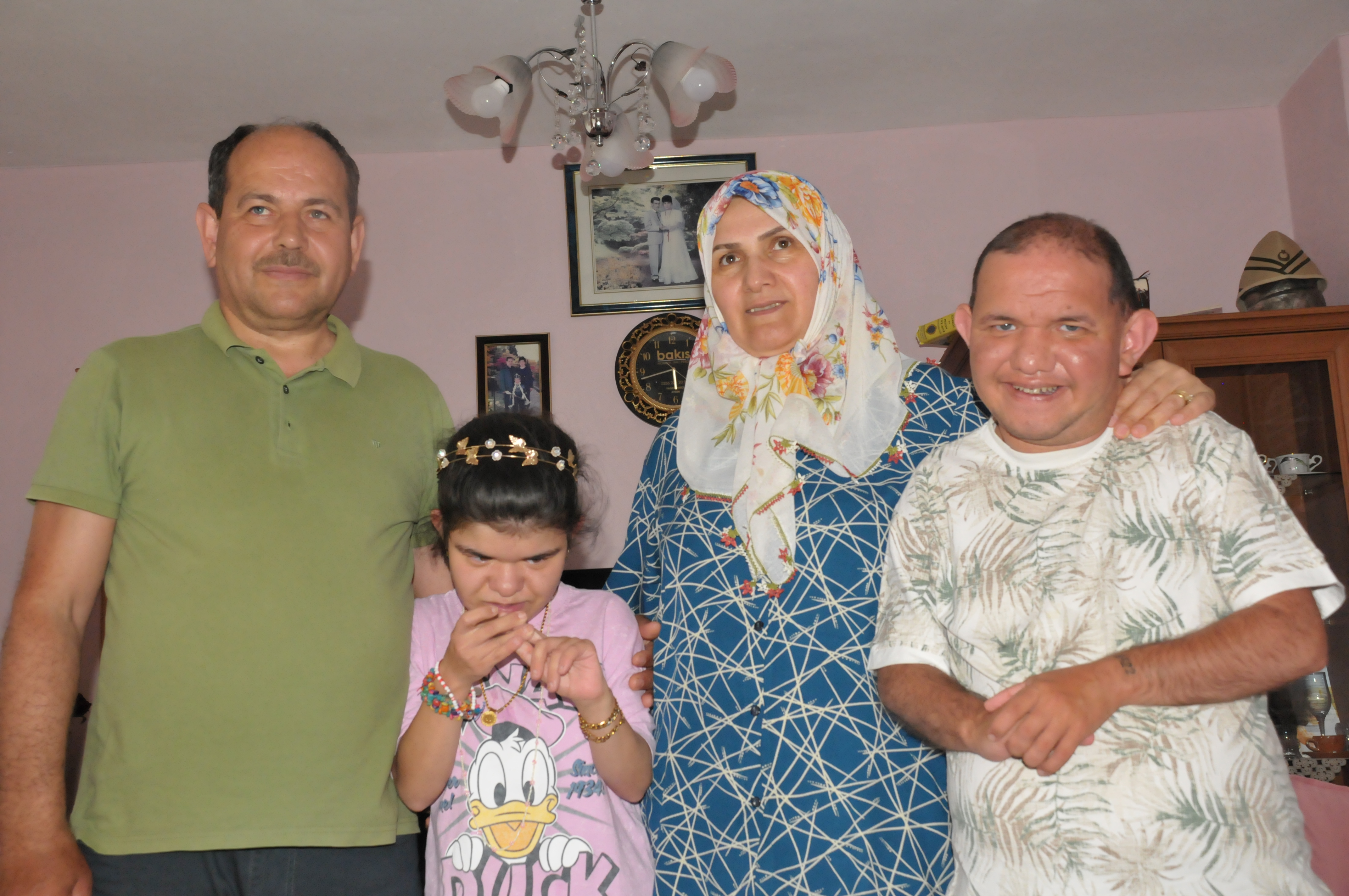 Eli Opulesi Fedakar Anne Omrunu Engelli Cocuklarina Adadi 566772 0A68B18C655C3381043A9C03090F5Ce1